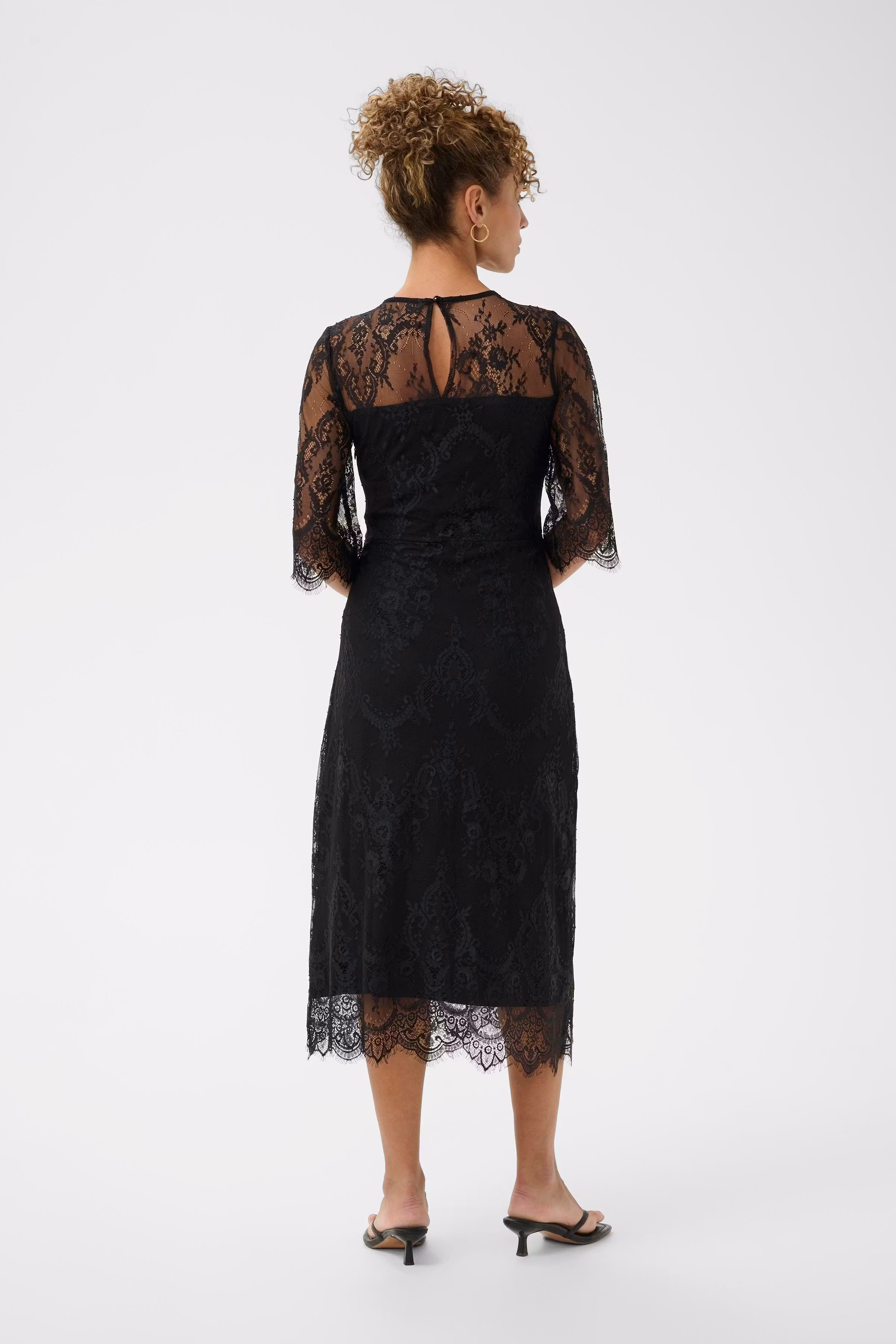 CRYumi Dress LOOKBOOK BACK 10615261-100120