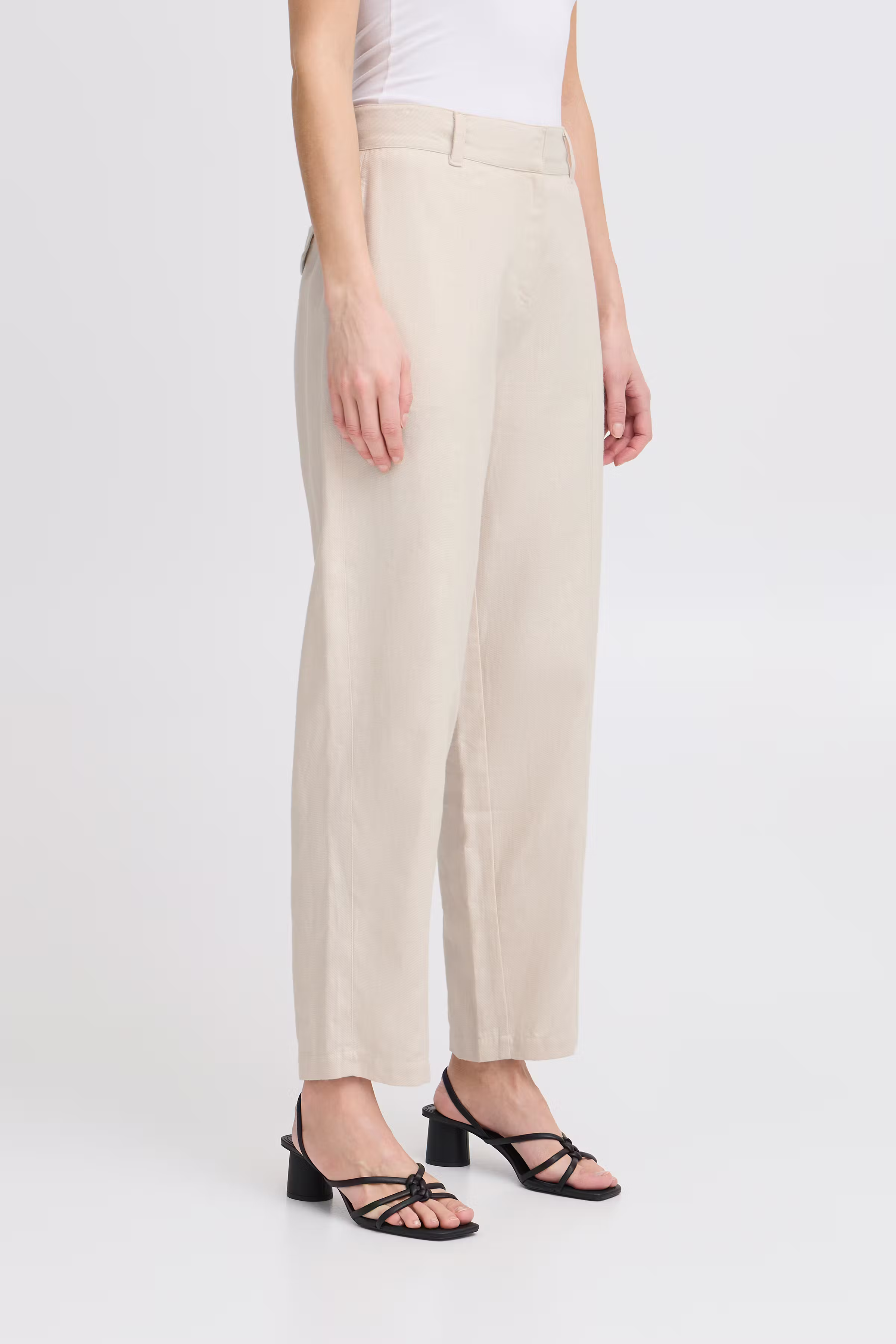 IHZAHRA PA Casual Hose LOOKBOOK FRONT 20122427-1309051