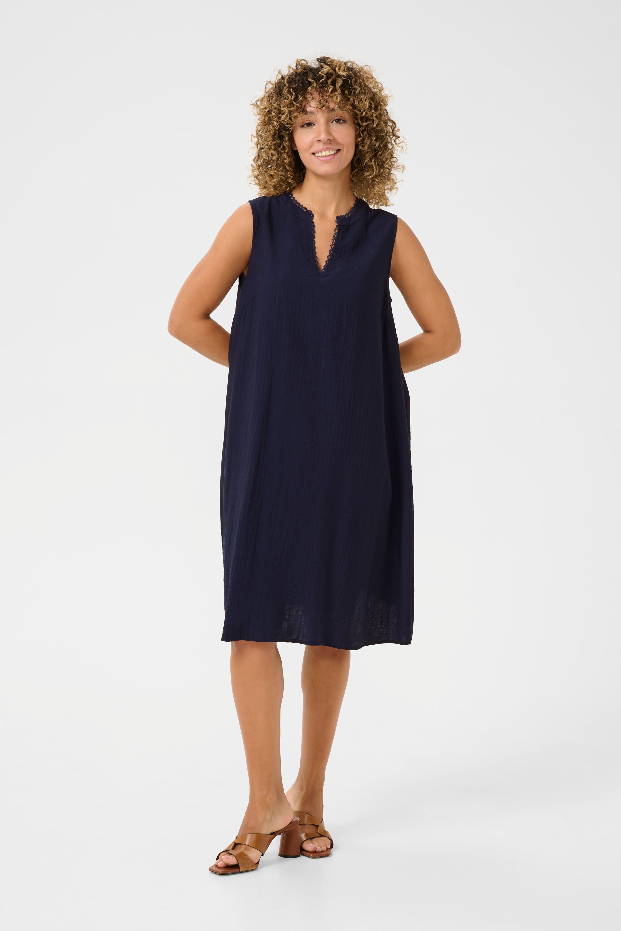 CRLori Kleid LOOKBOOK FRONT 10613830-193923