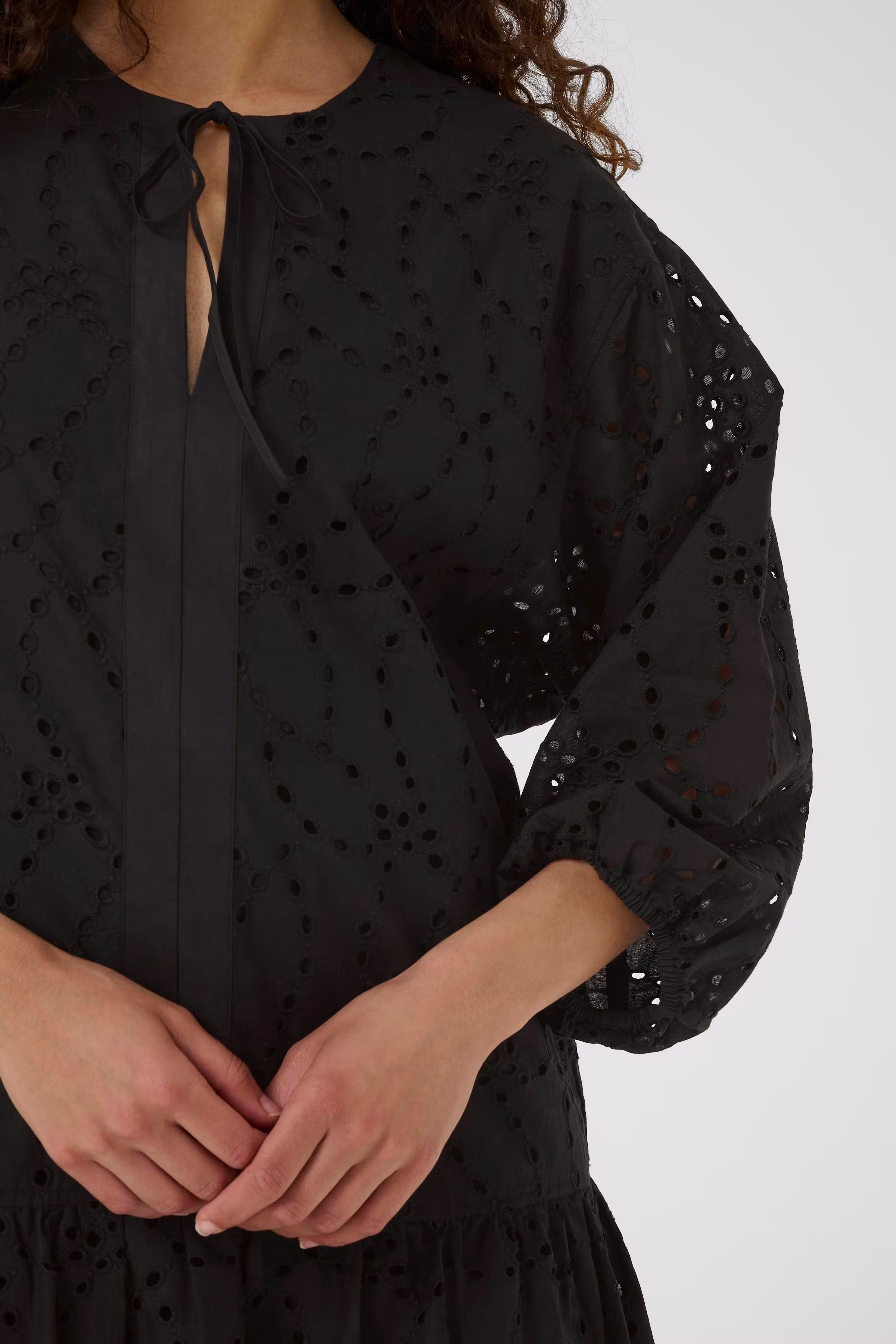 FaithIW Kjole LOOKBOOK DETAIL 30110430-194008