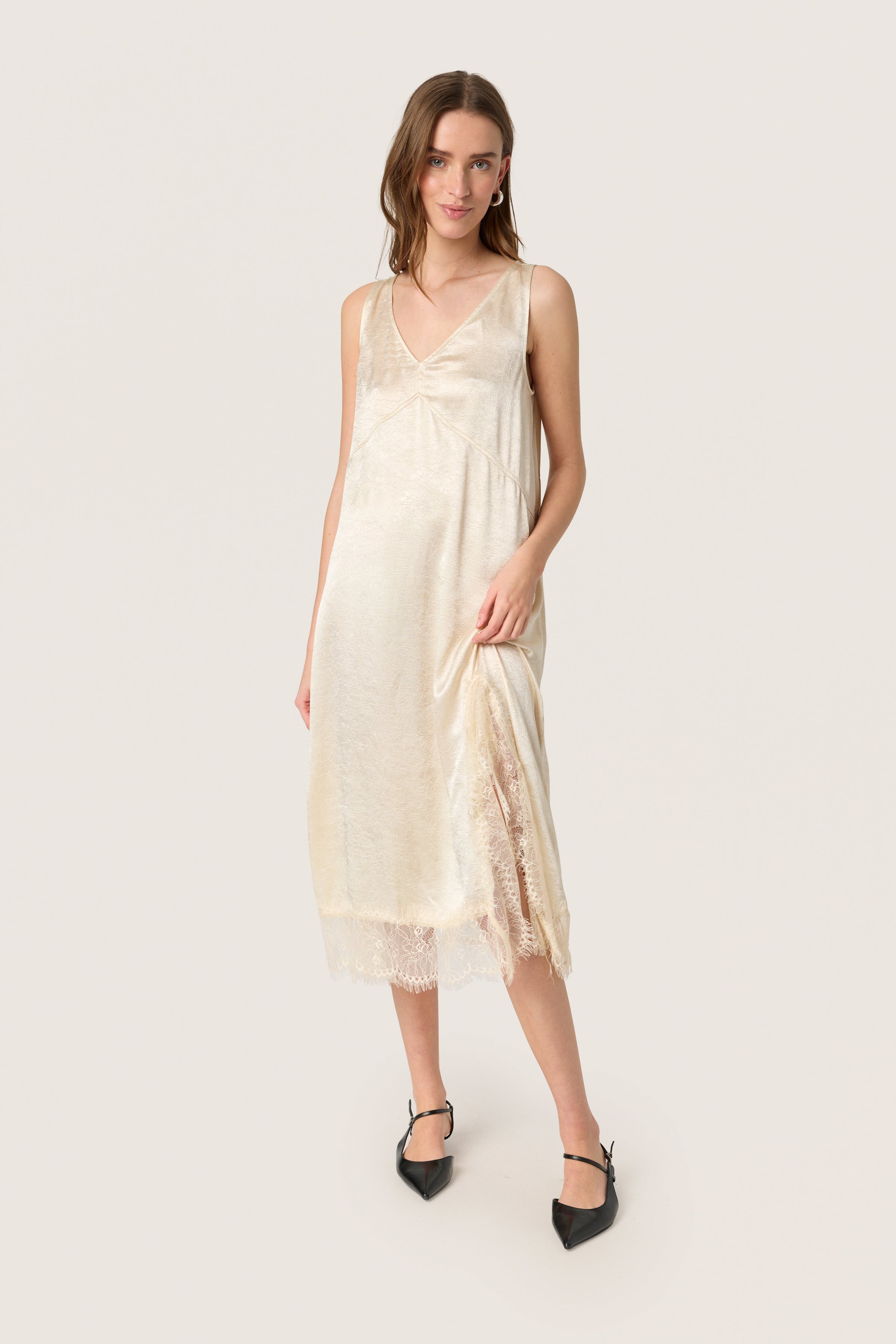 SLYennah Klänning LOOKBOOK FRONT 30408590-130907