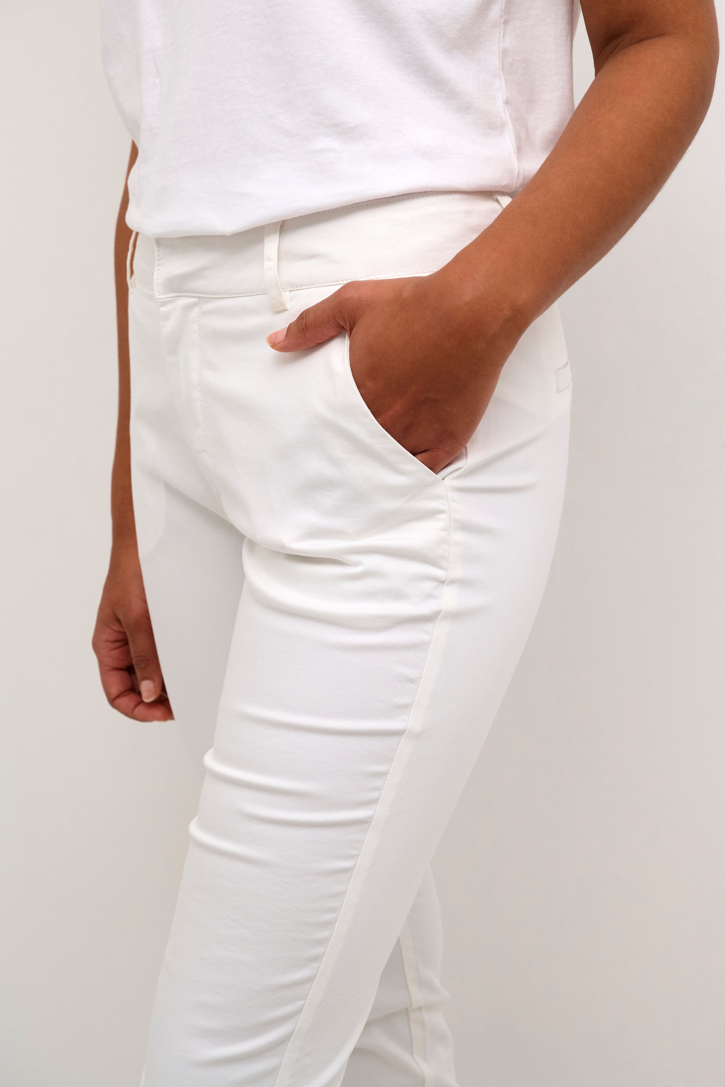 KAlea Capri Trousers LOOKBOOK DETAIL 10506815-110602
