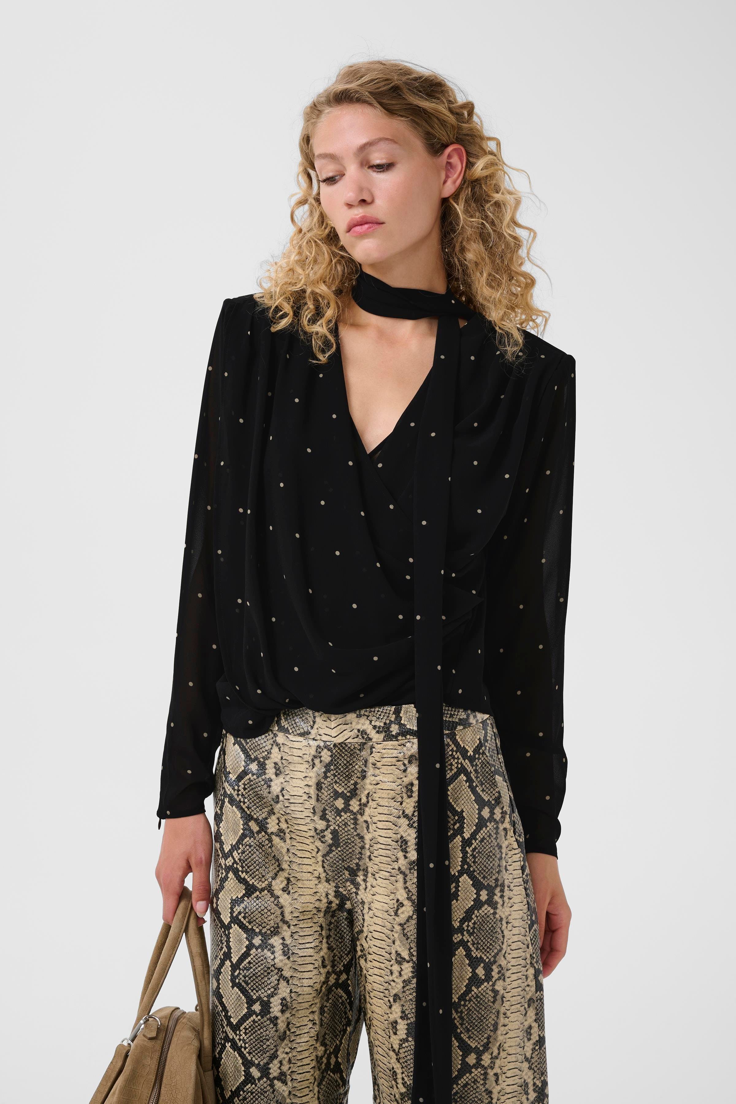 GZdorthie Blouse LOOKBOOK FRONT 10911034-109160