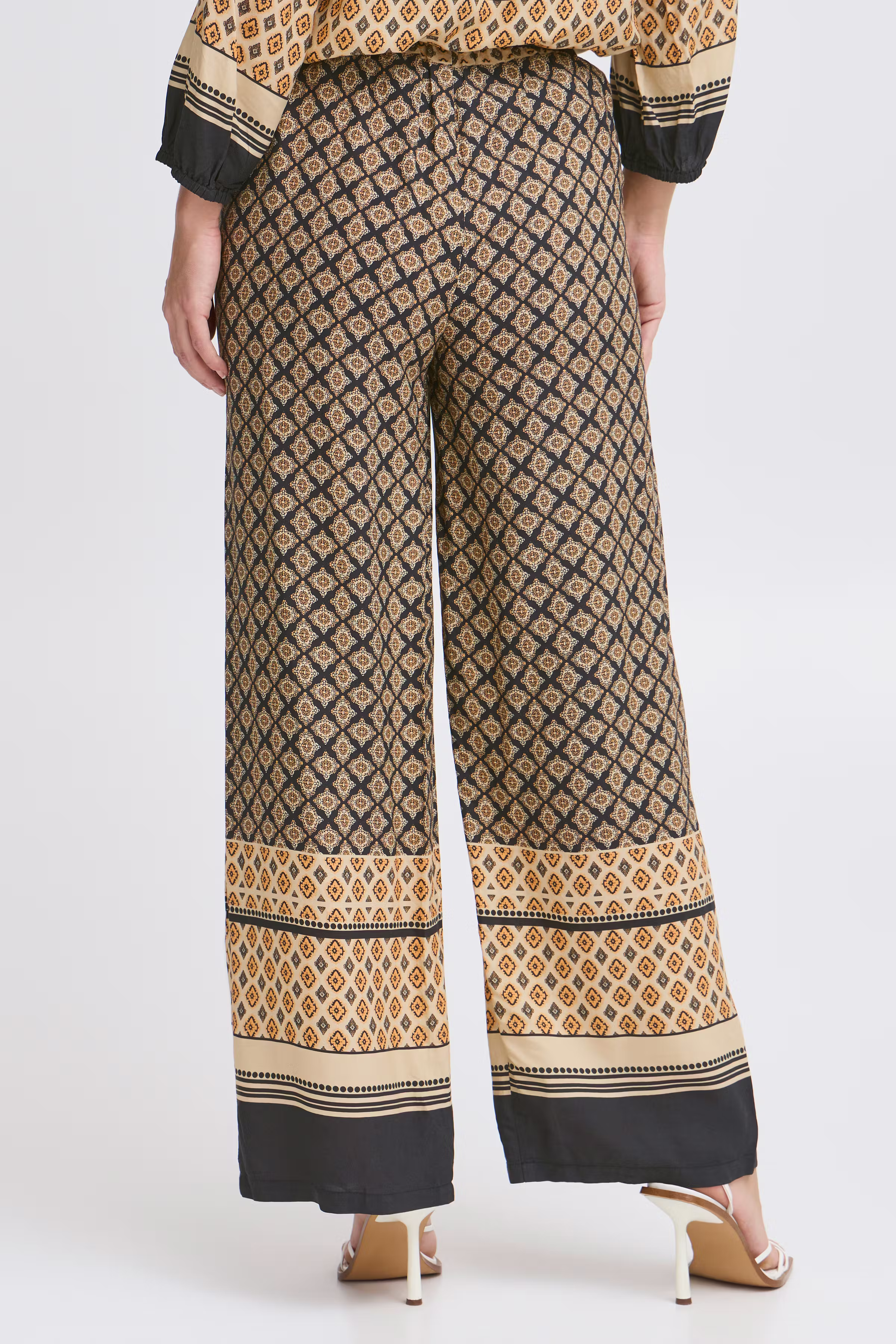 PZOLIVIA High Waist Straight Leg Bukser LOOKBOOK BACK 50208809-204511