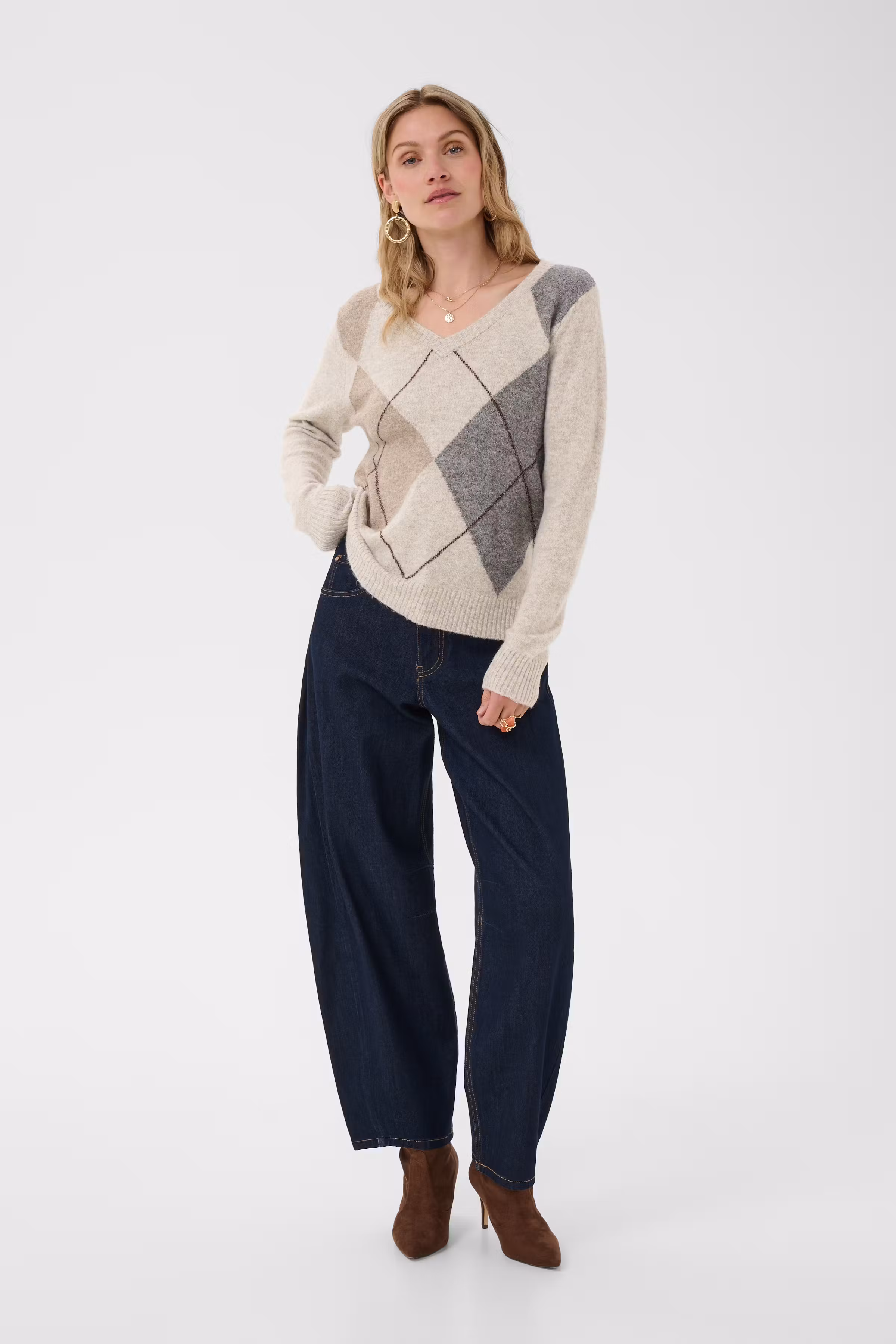 CRHope Pullover LOOKBOOK FRONT 10615298-1304011