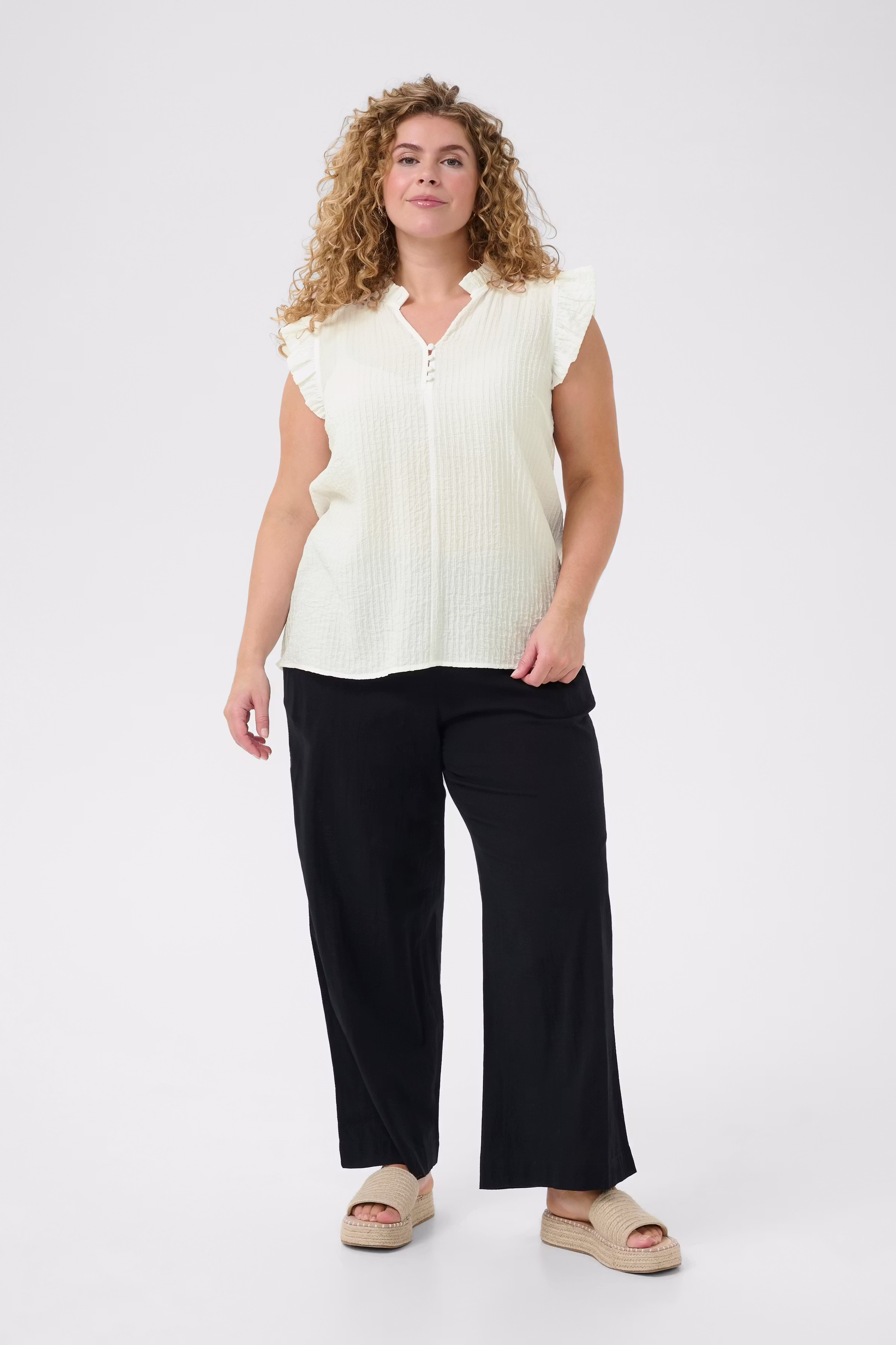 KClyana Blouse LOOKBOOK FRONT 10583215-110602
