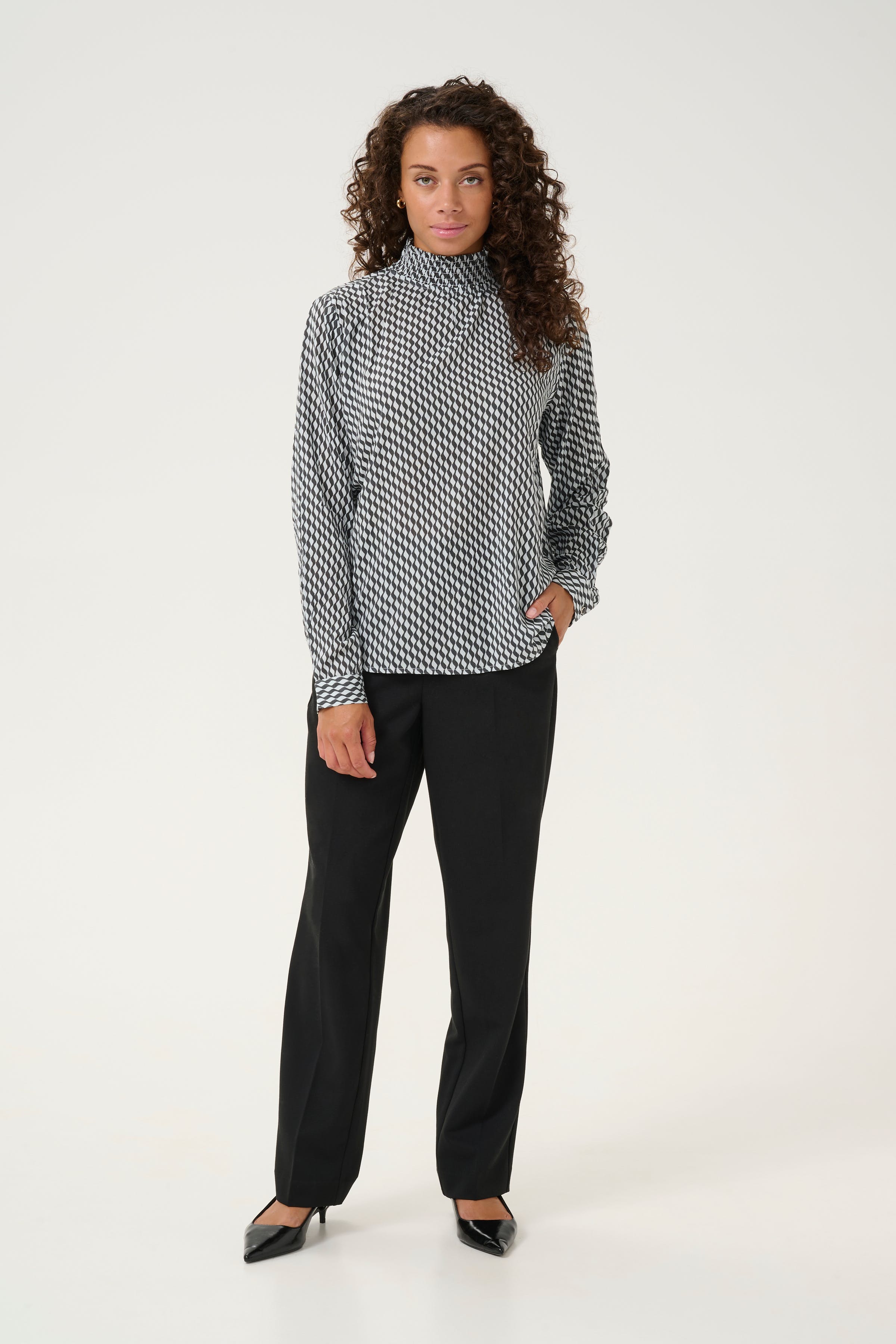 KAamber Blus LOOKBOOK FRONT 10508258-106474