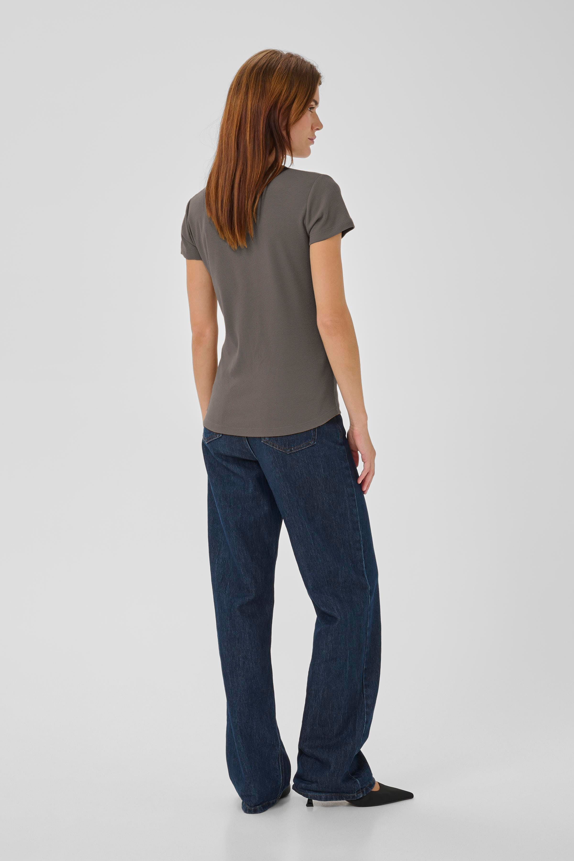 09 THE MANDY TEE LOOKBOOK BACK 10704859-190810