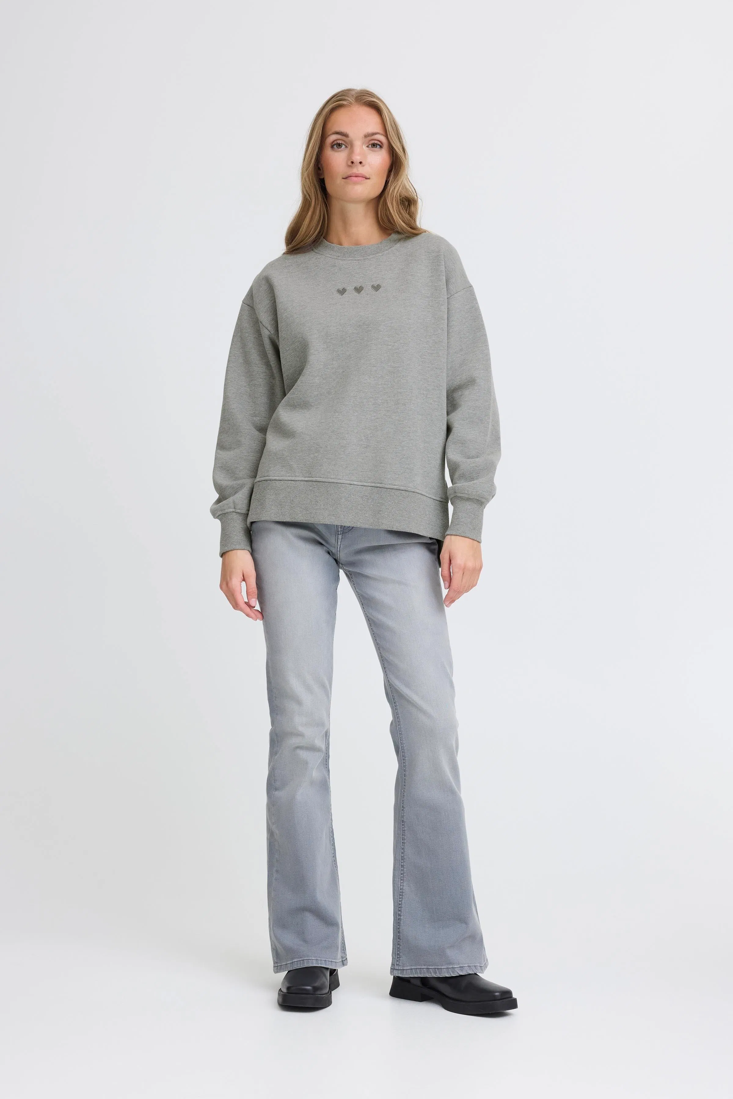 IHOLINNE Sweatshirt LOOKBOOK FRONT 20124640-200318