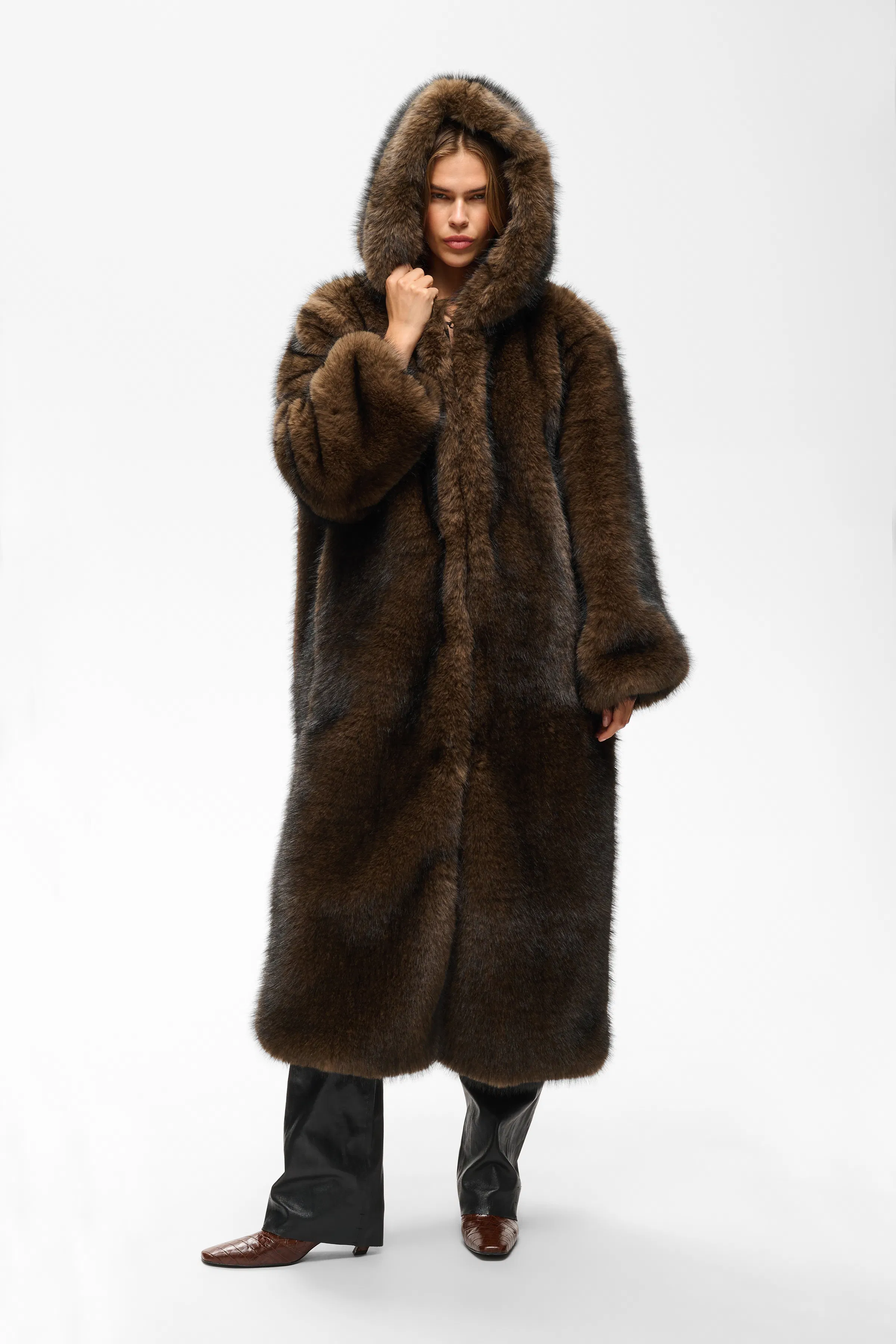 GZvinkly Pelzmantel LOOKBOOK FRONT 10911665-105234