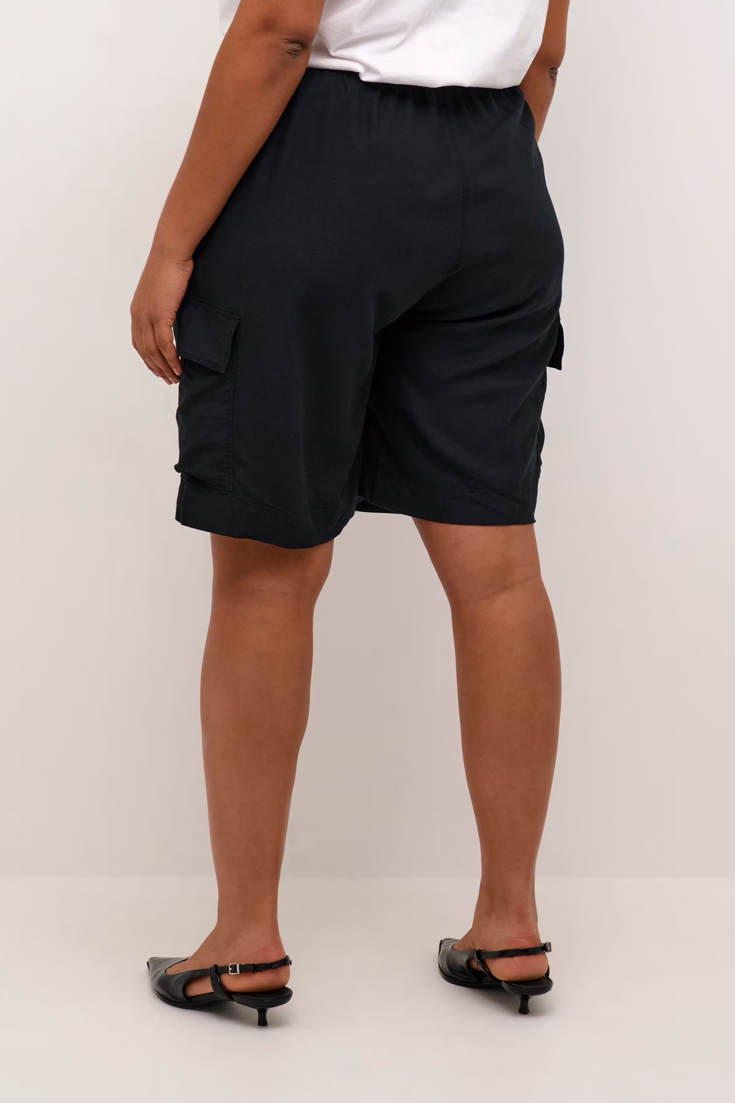 KCmille Linen Shorts LOOKBOOK BACK 10582217-100121