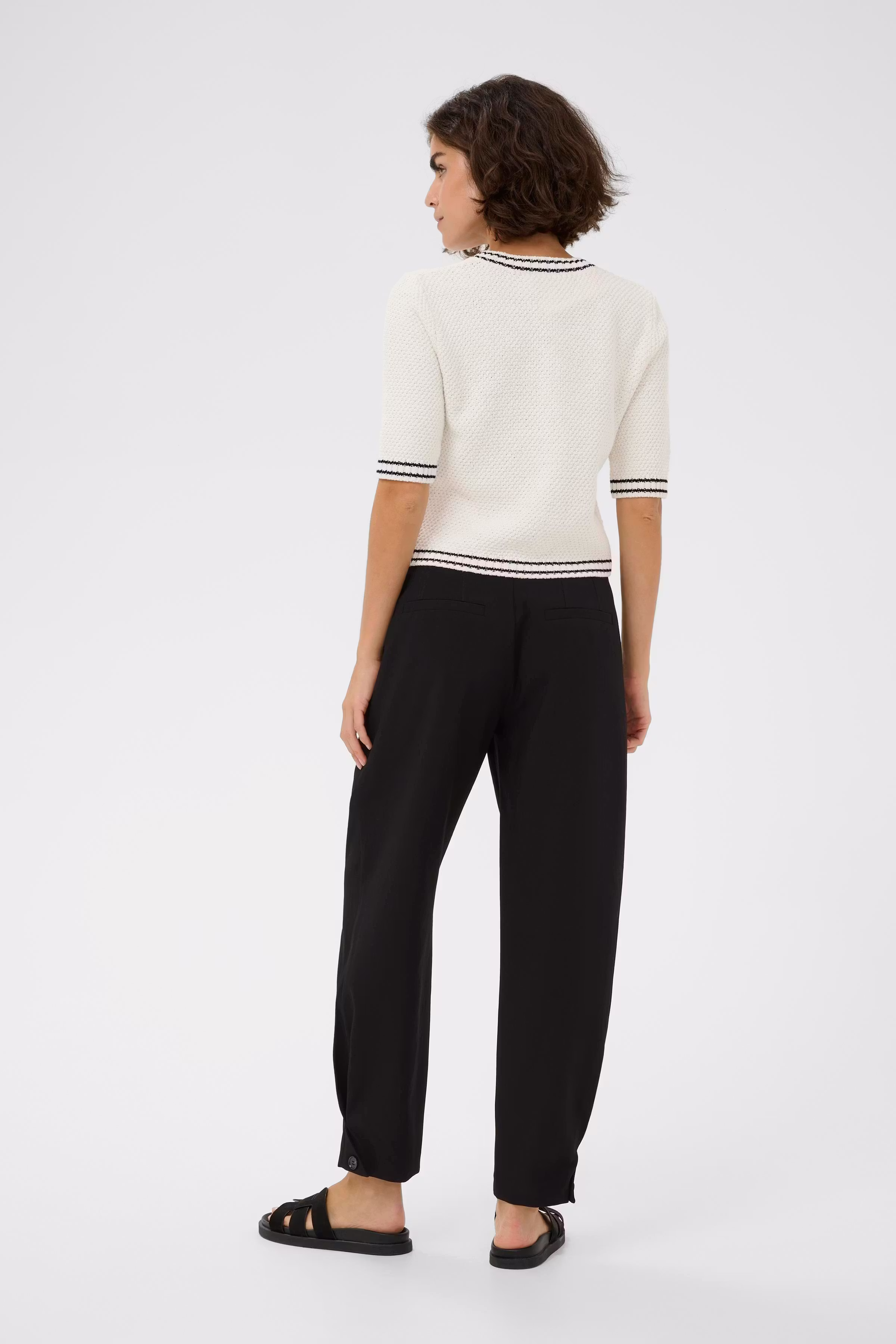 KAhella Trousers LOOKBOOK BACK 10511396-100121