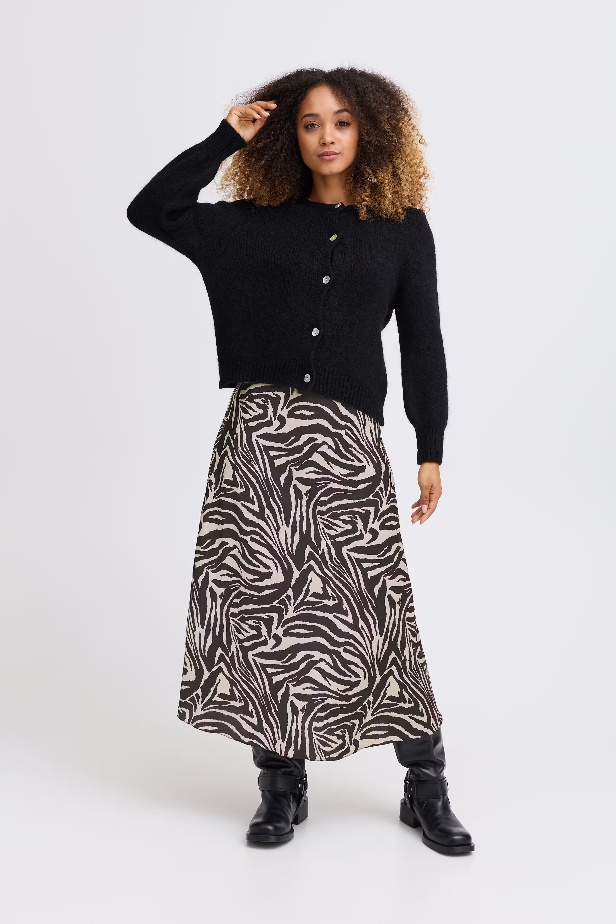 SBLANNA Skjørt LOOKBOOK FRONT 22100750-203779