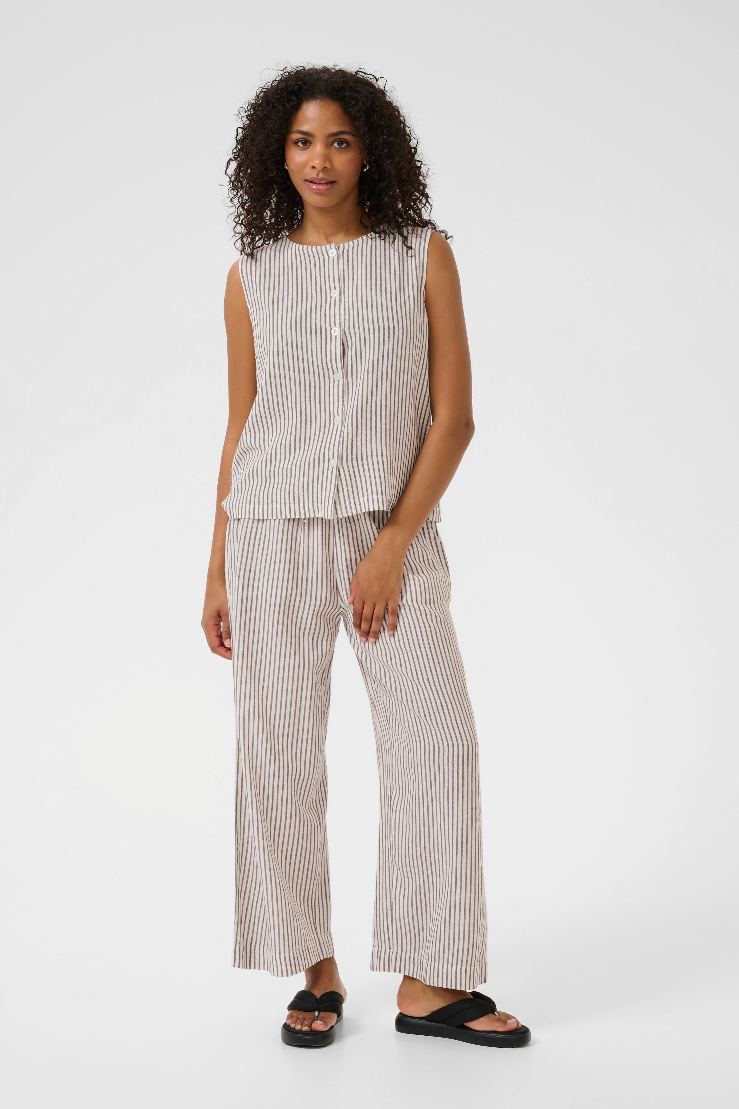KAmilia Linen Trousers LOOKBOOK FRONT 10509666-107749