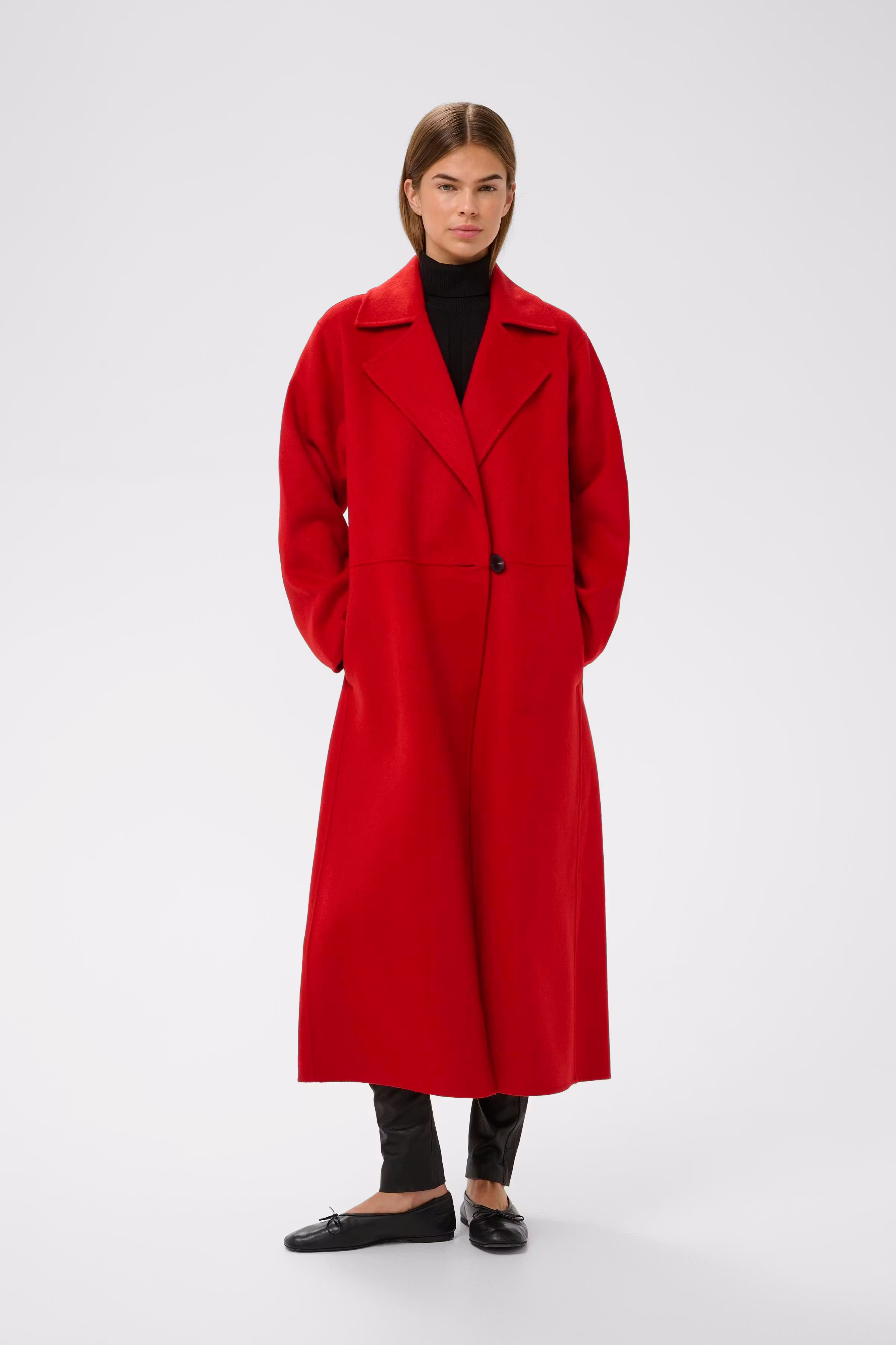 YillaIW Mantel LOOKBOOK FRONT 30110608-181553