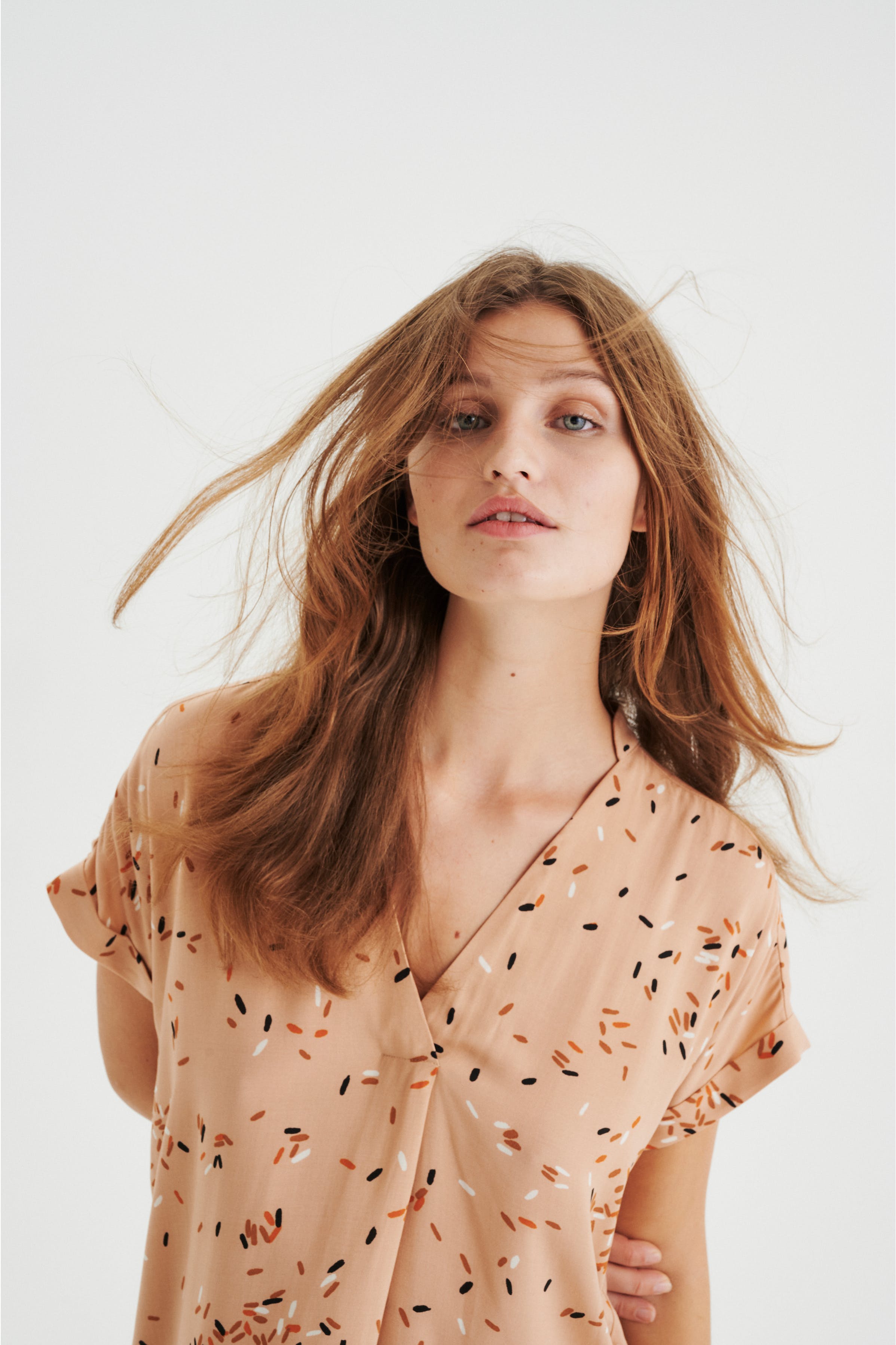 ViksaIW Blouse LOOKBOOK FRONT 30106405-300794