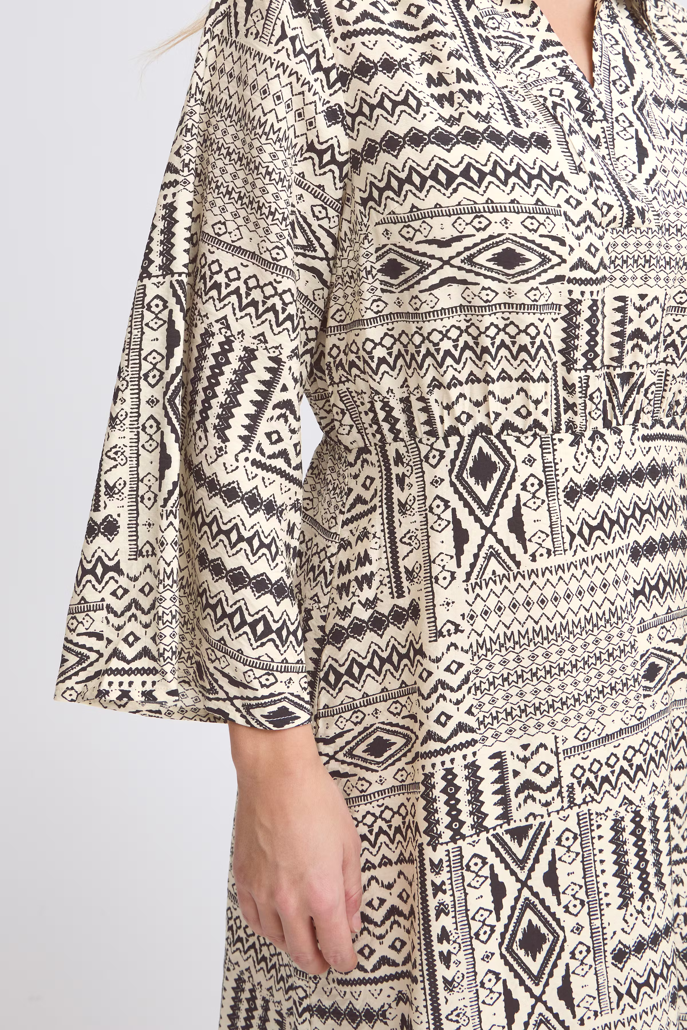 PZESME Kjole LOOKBOOK DETAIL 50209168-205178