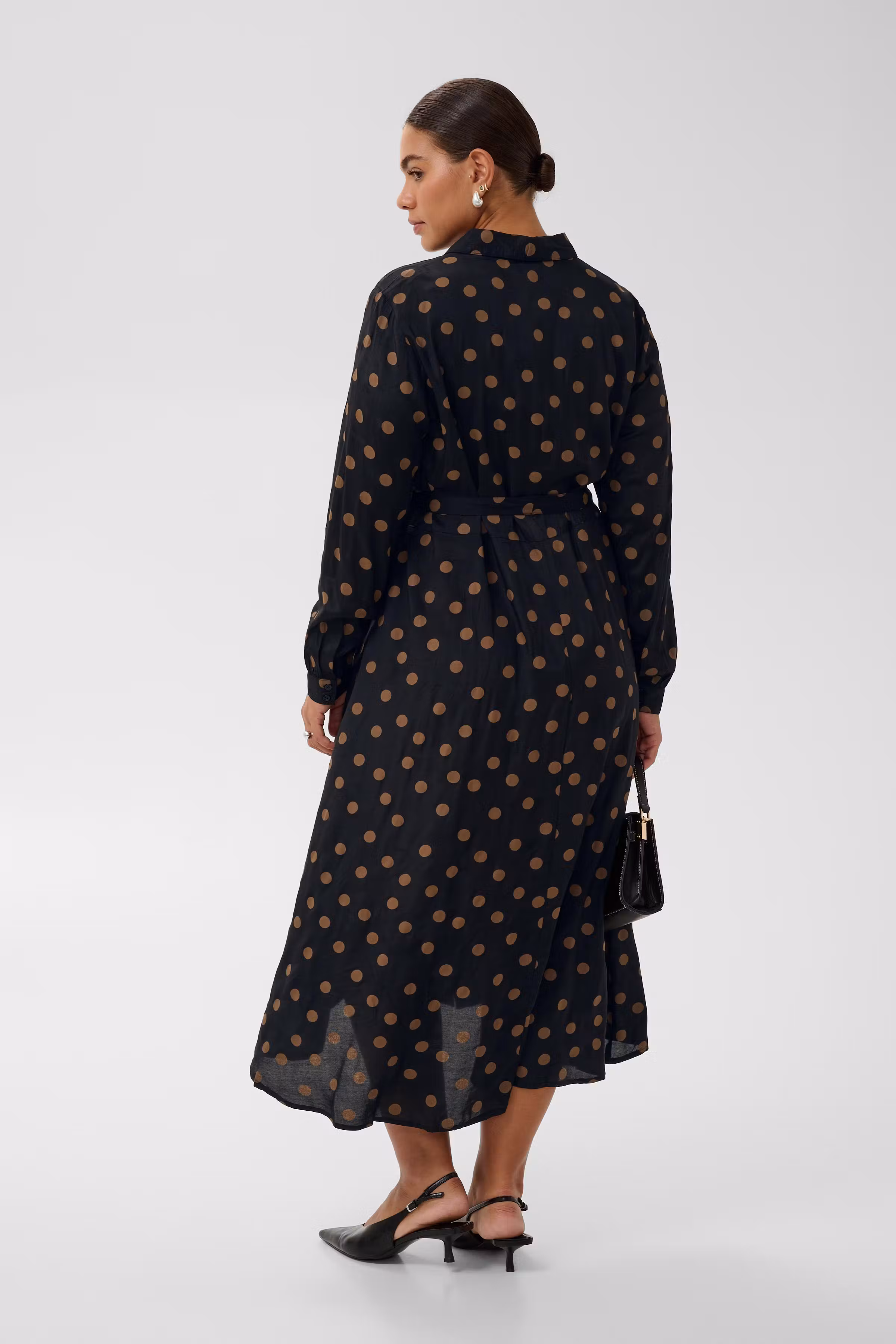 KColivia Robe LOOKBOOK BACK 10580167-100535