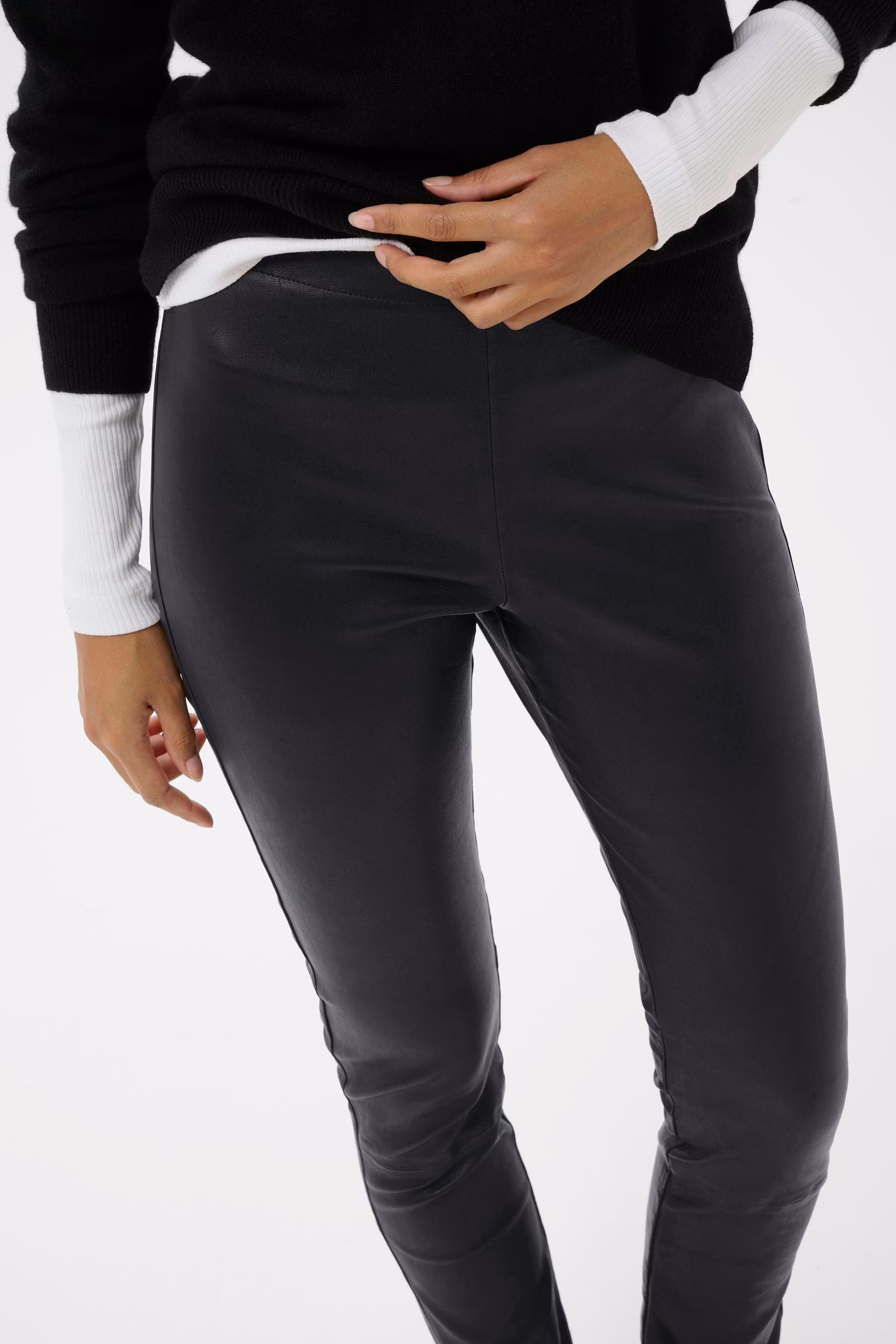 LuellaIW Leather Leggings LOOKBOOK DETAIL 30104634-10050