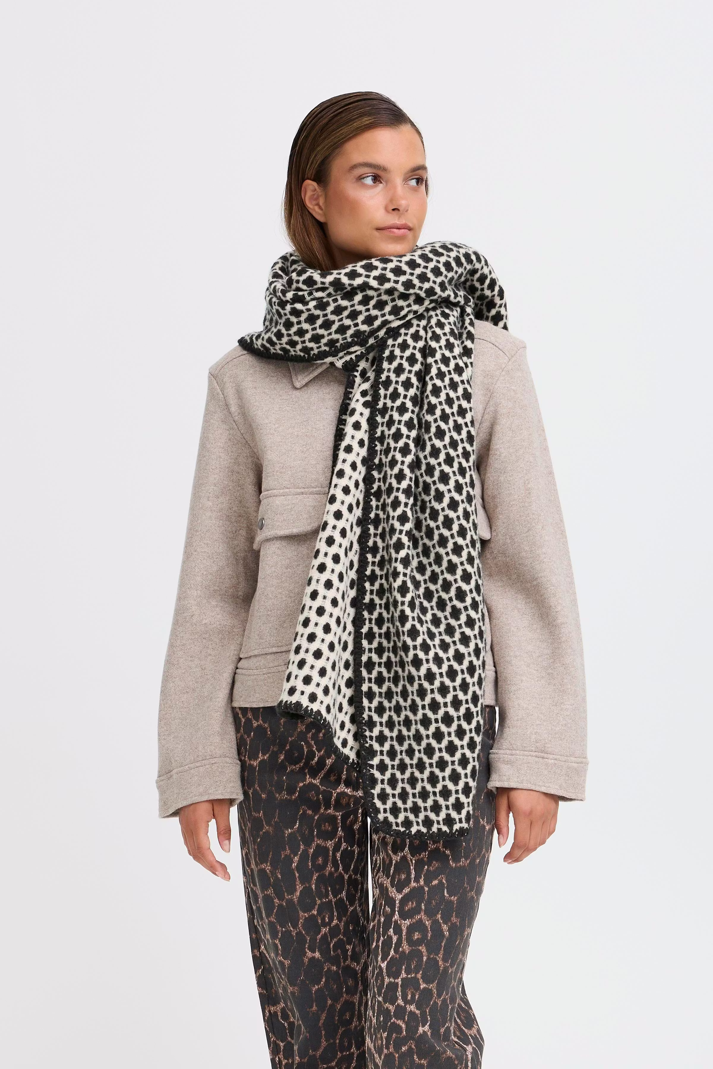 BYWEDOT Skjerf LOOKBOOK FRONT 20817263-200453