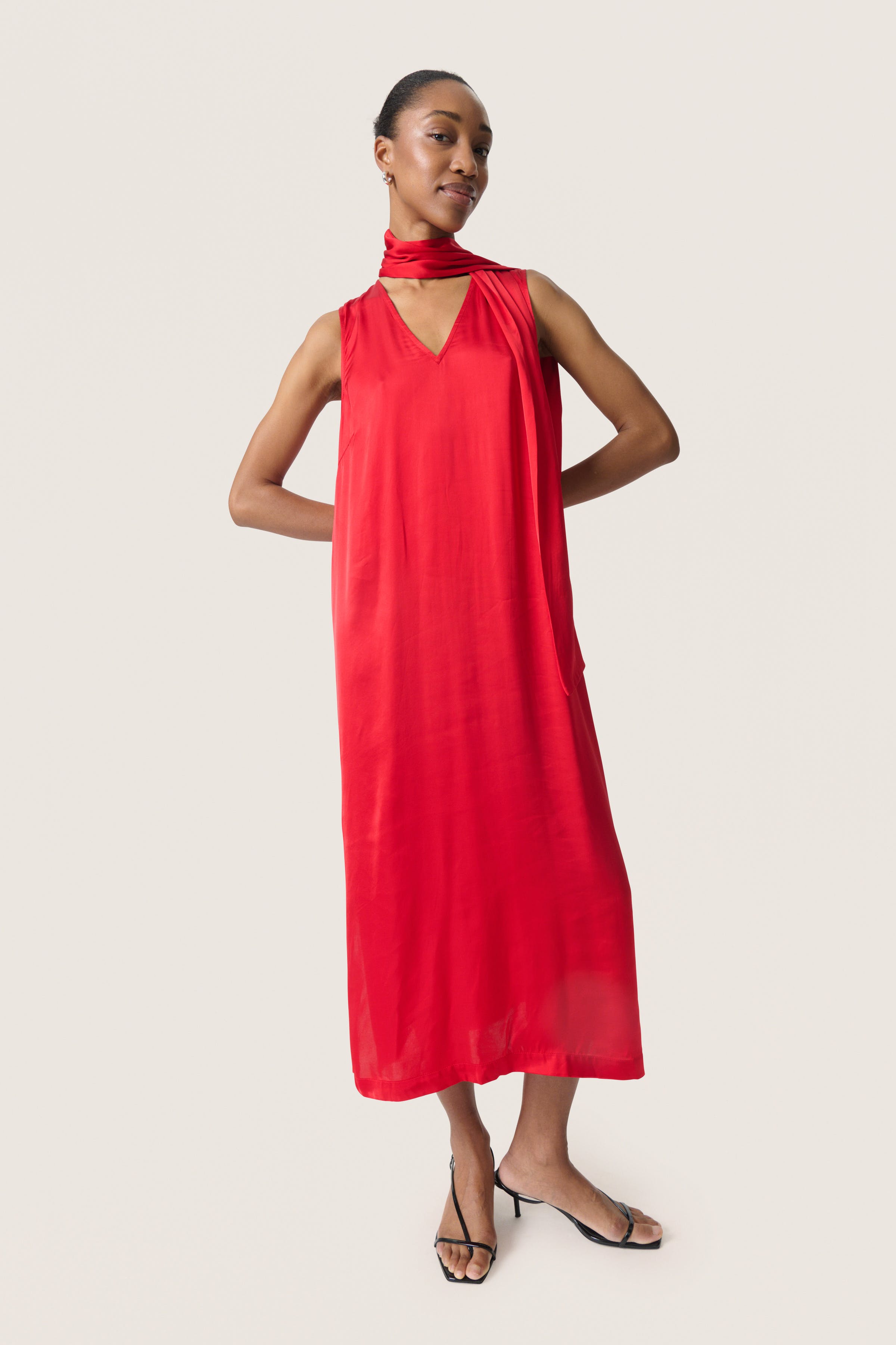 SLAsja Kleid LOOKBOOK FRONT 30408350-181657