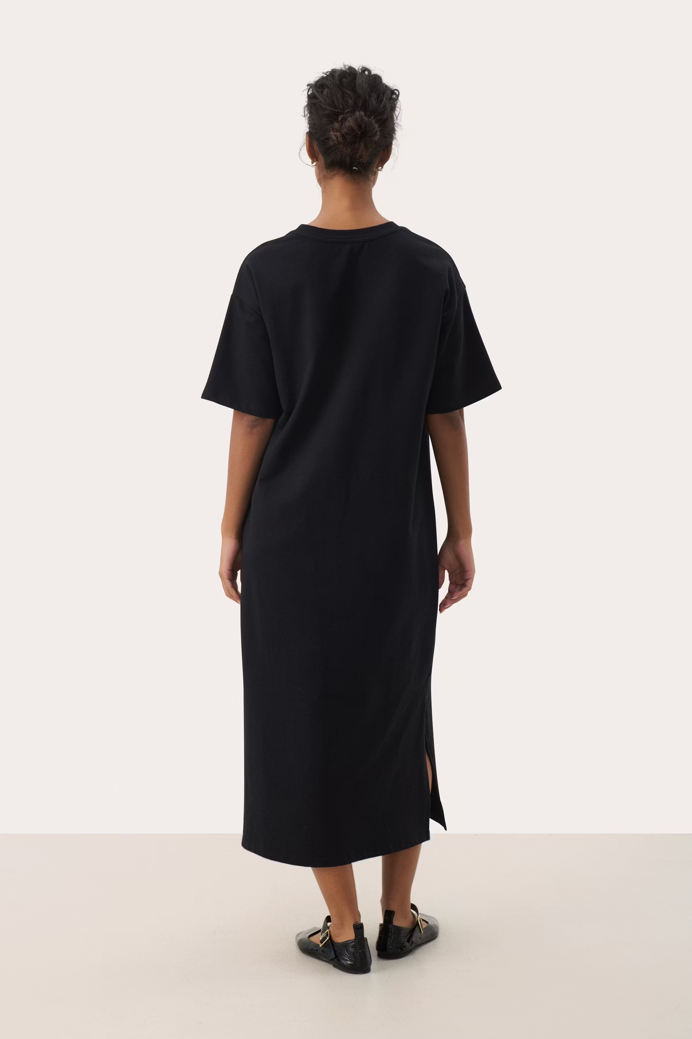 TiraPW Dress LOOKBOOK BACK 30309840-194008