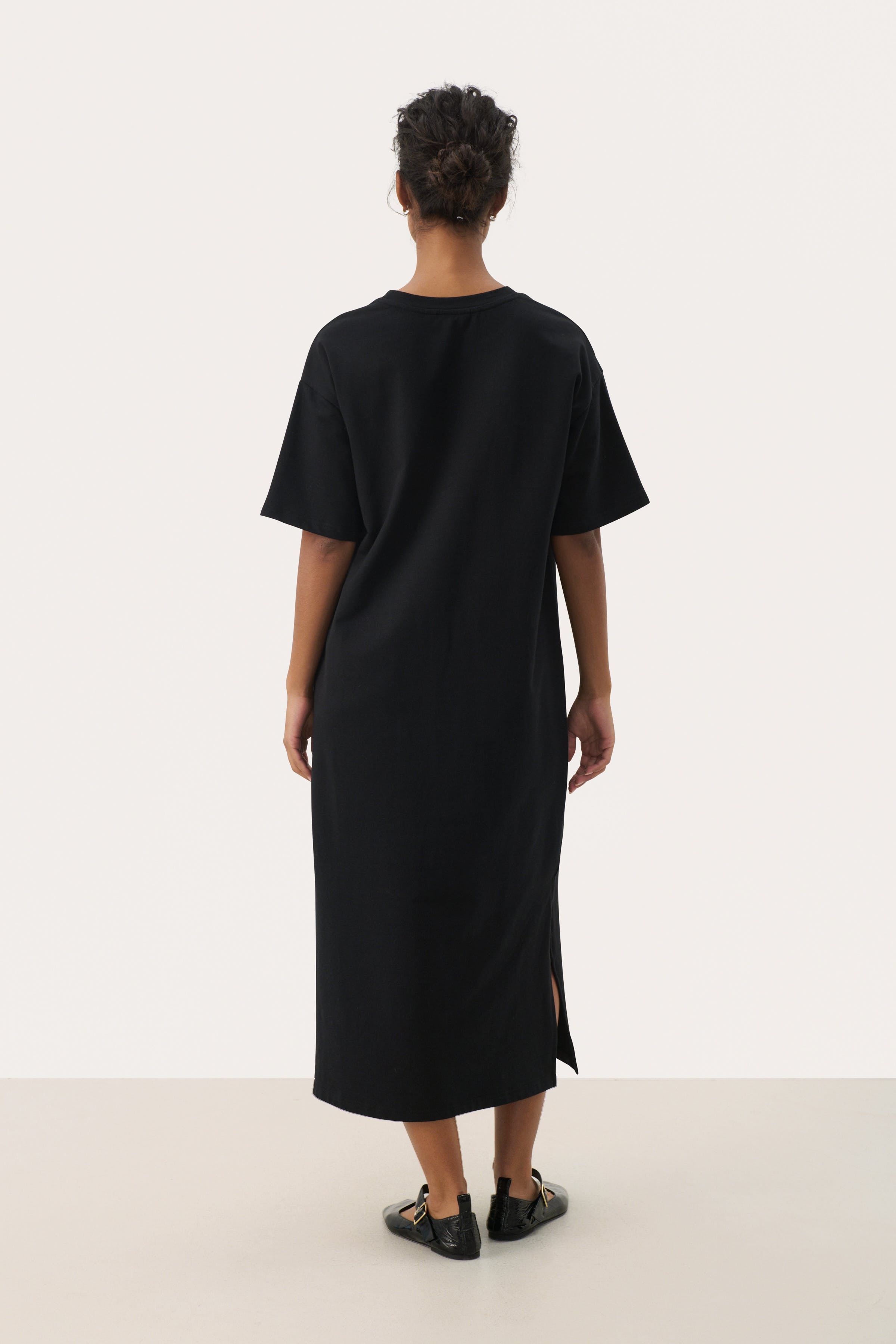 TiraPW Dress LOOKBOOK BACK 30309840-194008