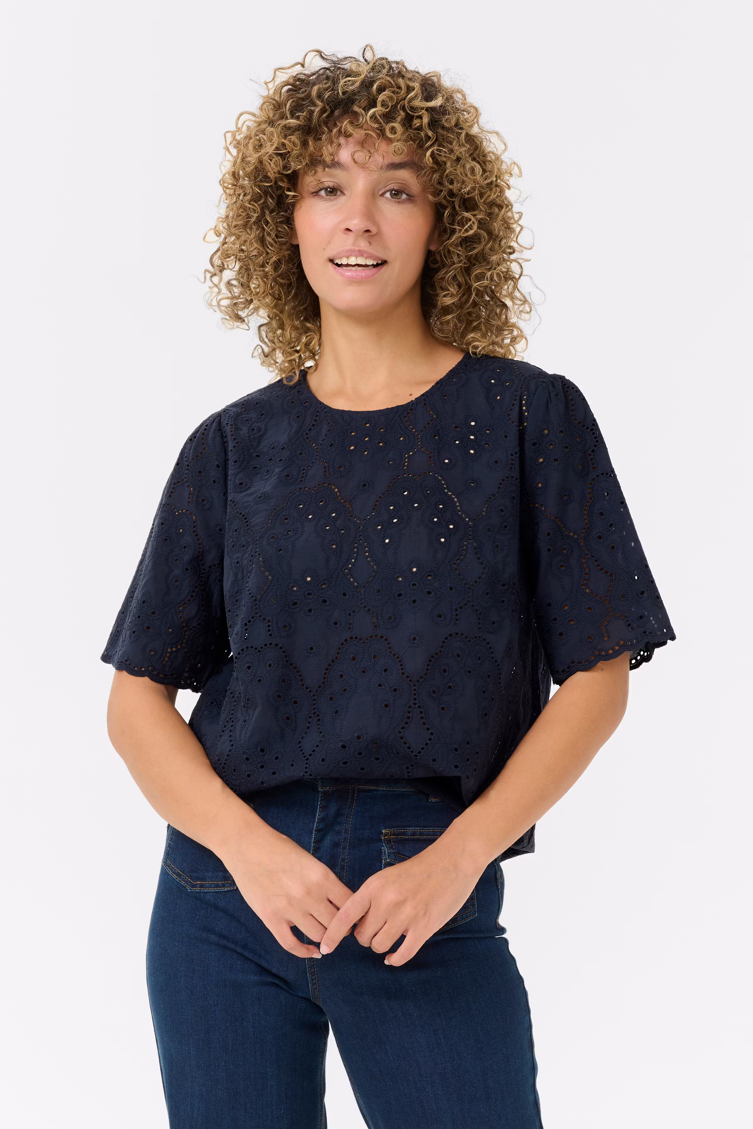 CRFina Blus LOOKBOOK FRONT 10614006-193923