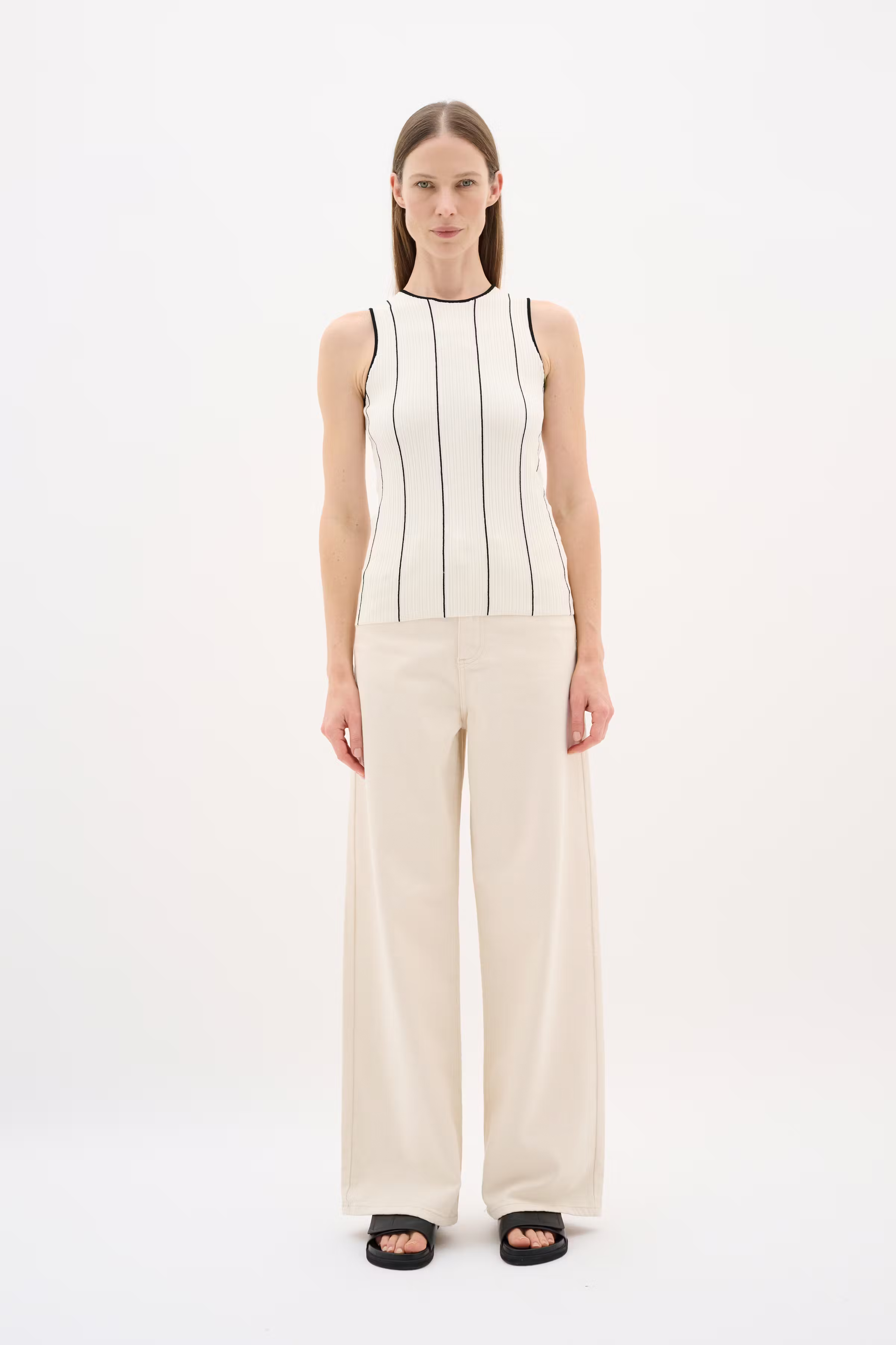 BaccaIW Jeans LOOKBOOK FRONT 30110526-300597