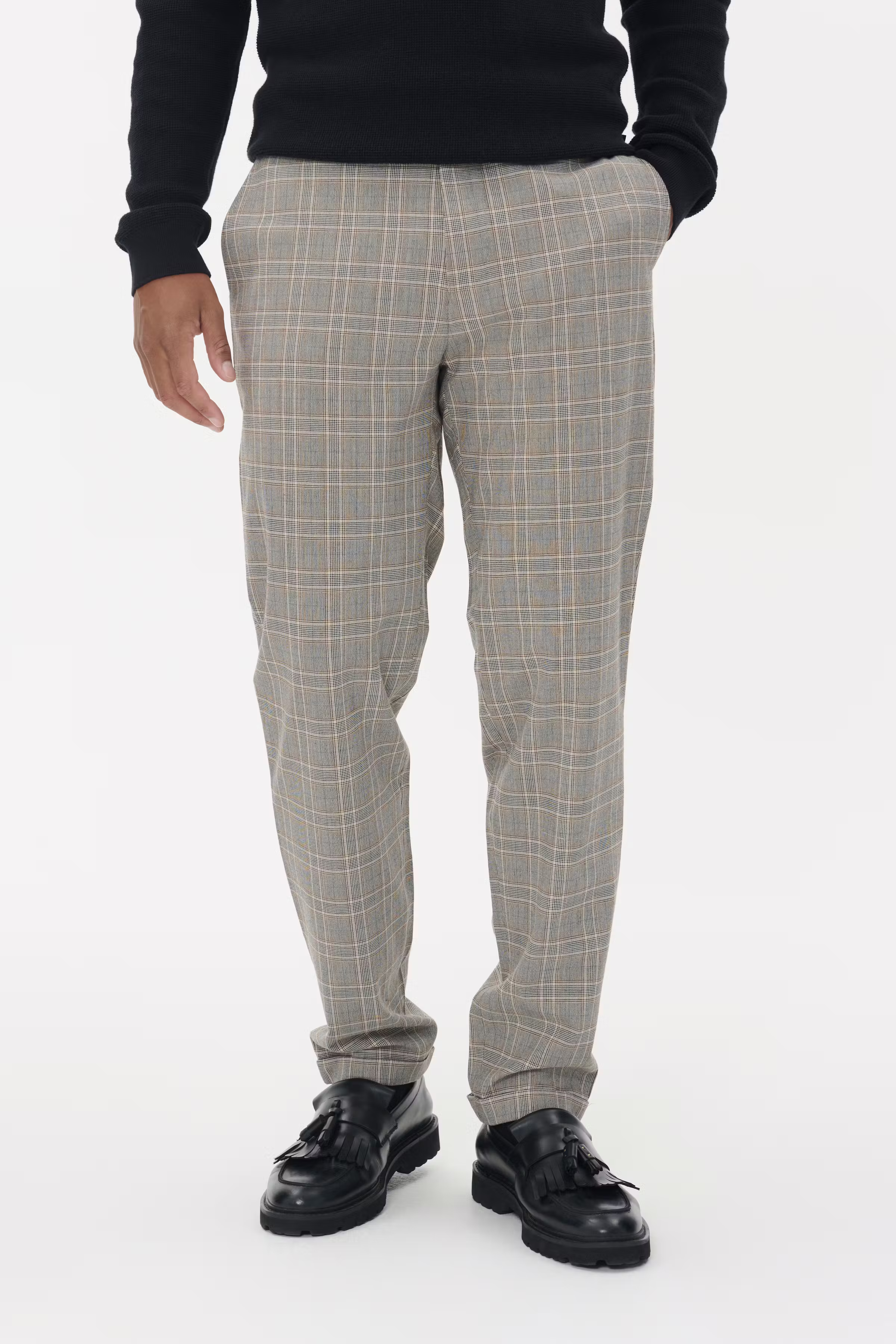 MAliam Bukser LOOKBOOK FRONT 30207329-190808