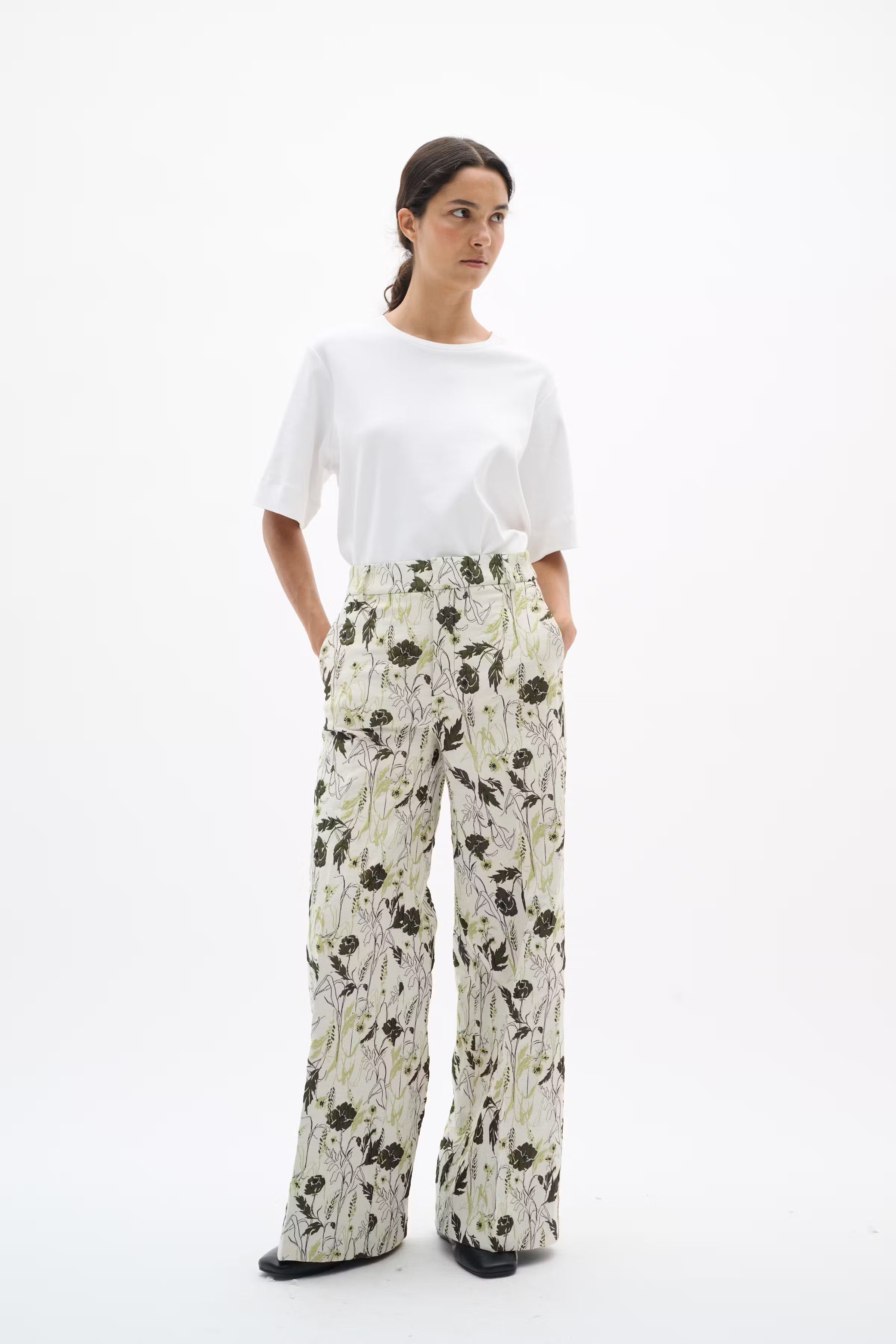 CECILYIW Hose LOOKBOOK FRONT 30112370-900006789