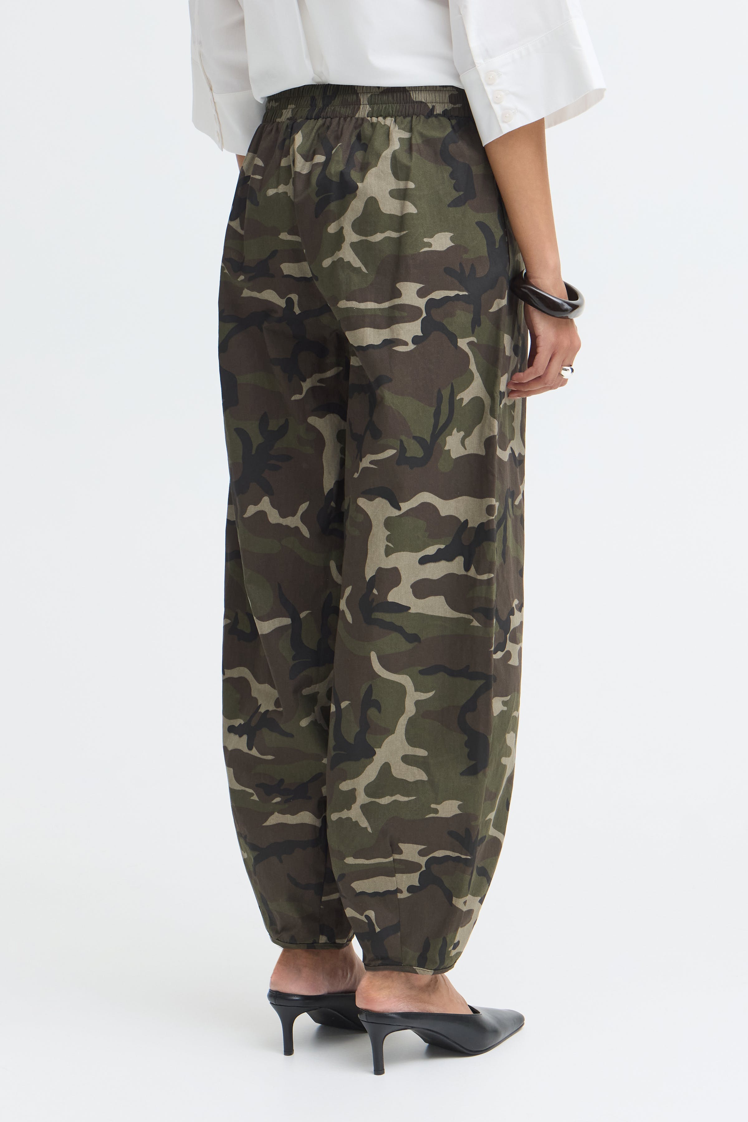 FRCARANA Trousers LOOKBOOK BACK 20619426-900023522
