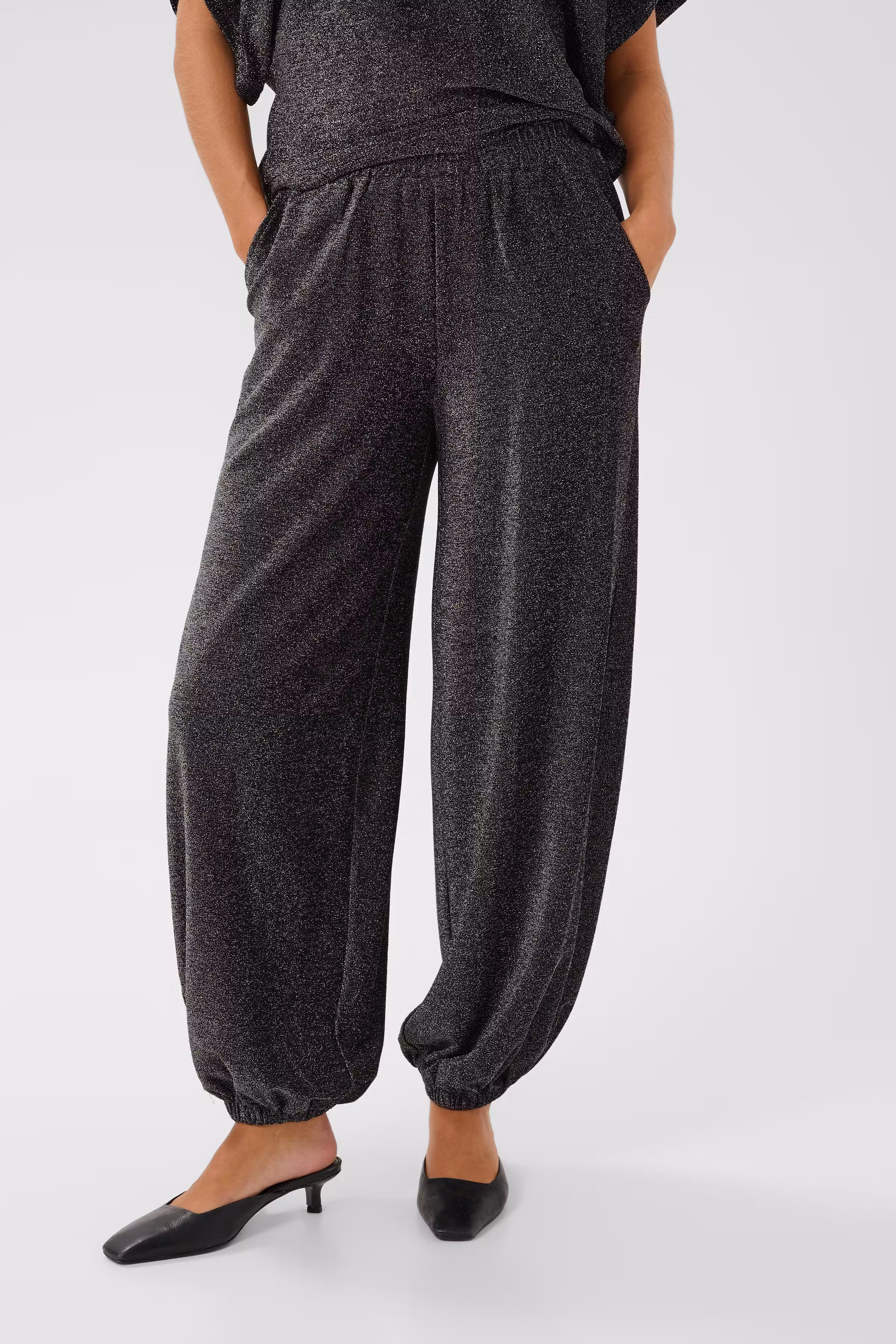 KArebecca Trousers LOOKBOOK FRONT 10512394-110076