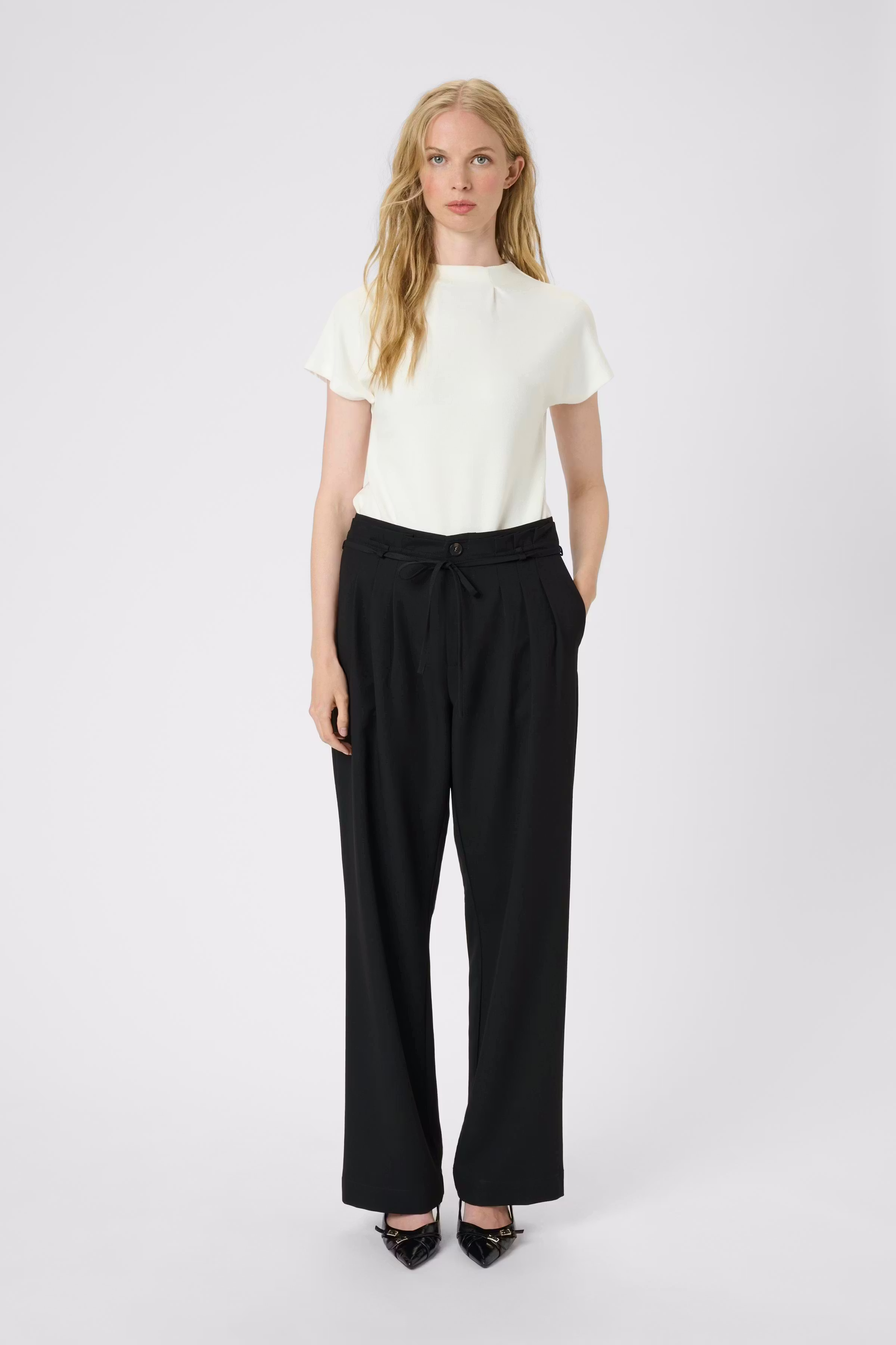 Dandy T-shirt LOOKBOOK FRONT 10102010-110103