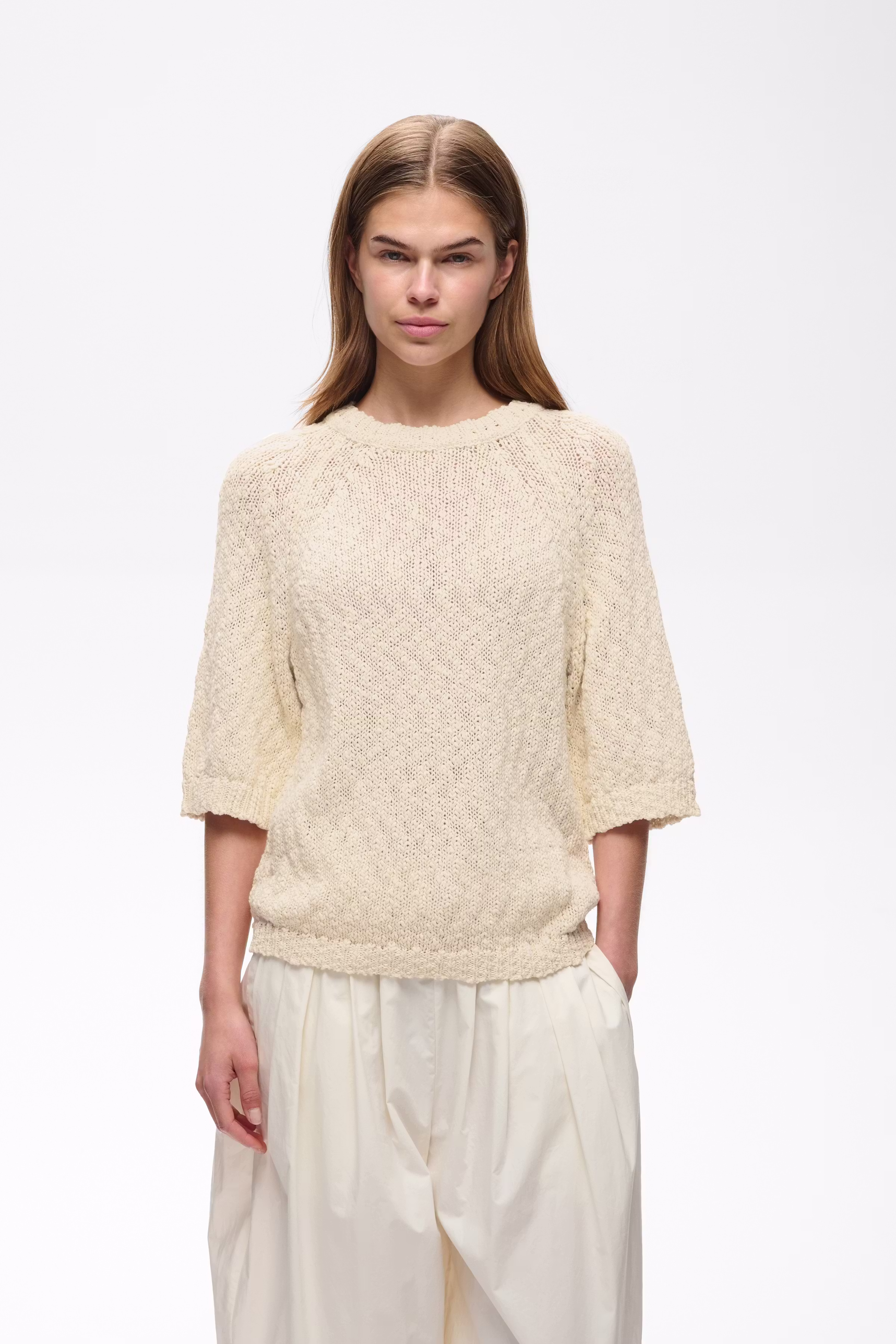 DAFNEIW Pullover LOOKBOOK FRONT 30112672-120601