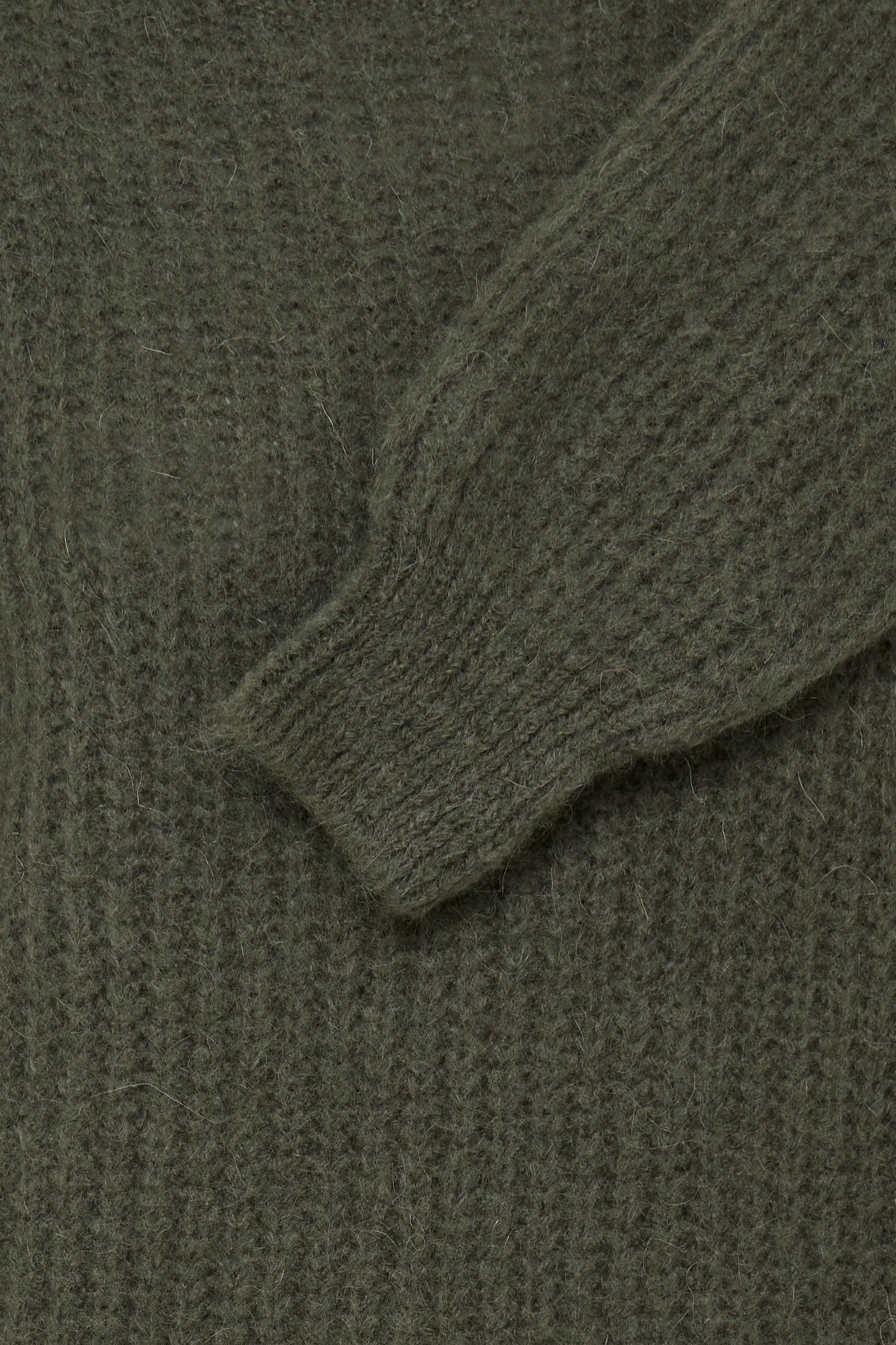 SBGULVIG Pullover PACK DETAIL 22101087-180515