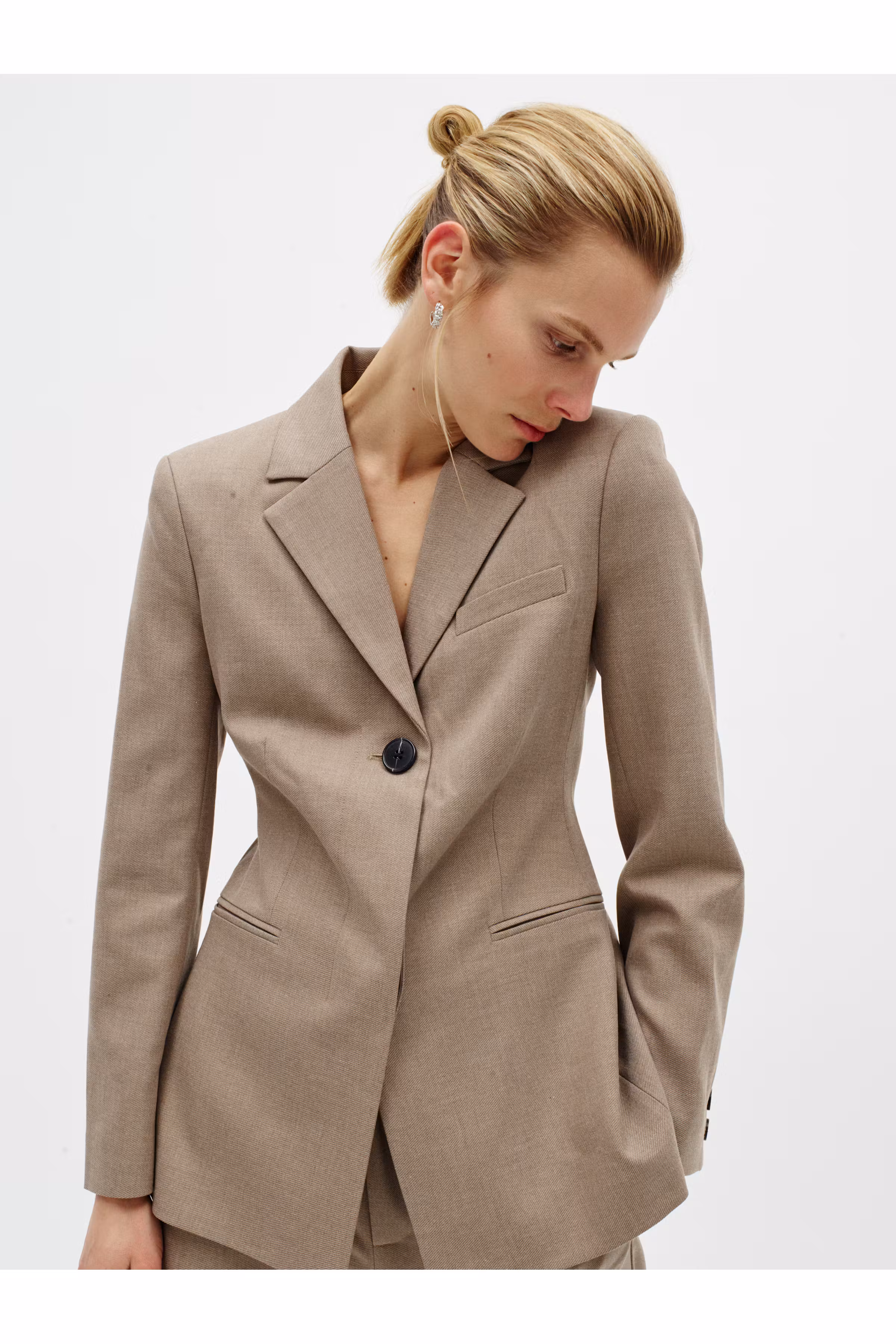 CAPRIEIW Blazer LOCATION NONE 30113089-1715061