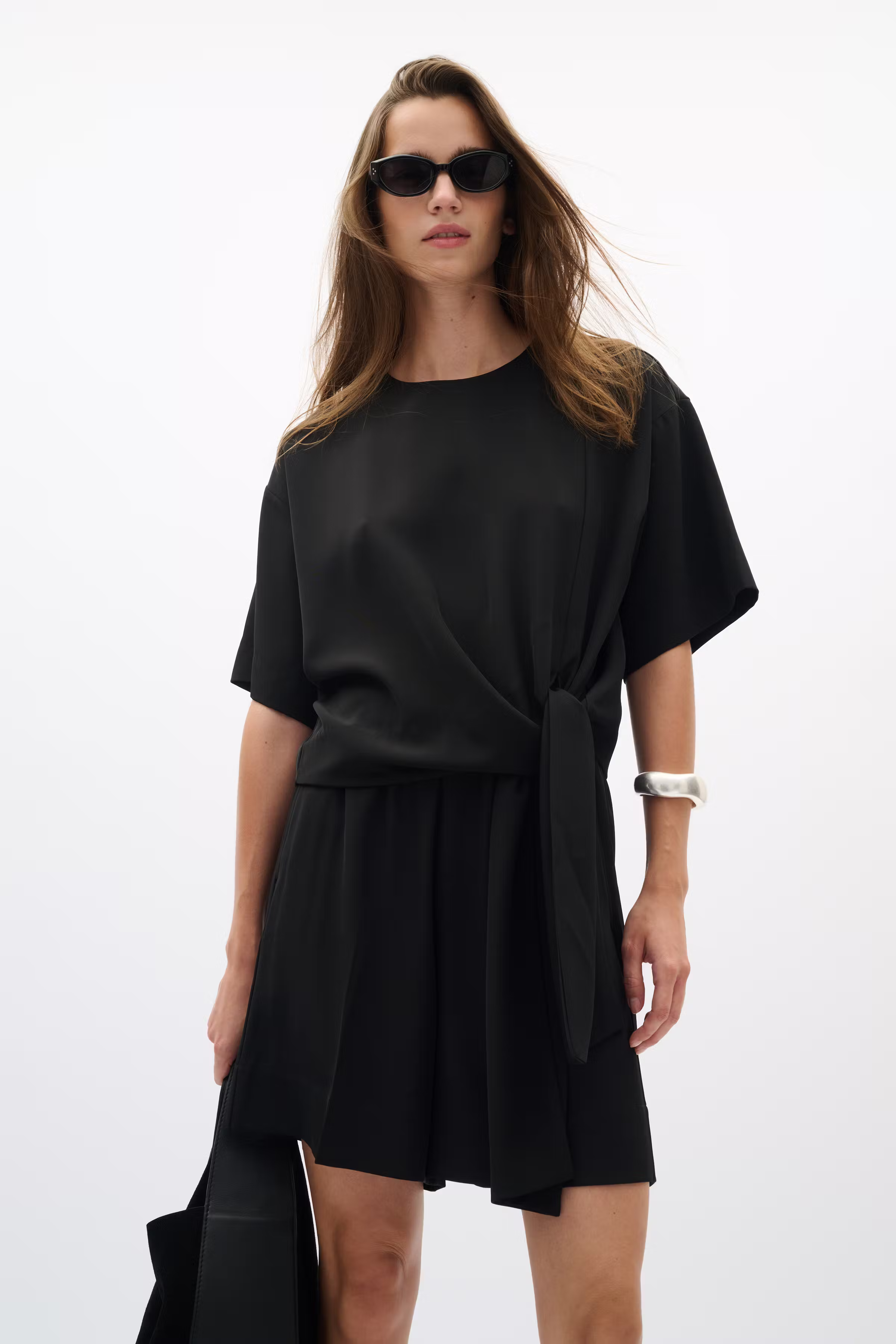 VARINAIW Shorts LOCATION NONE 30112483-194008