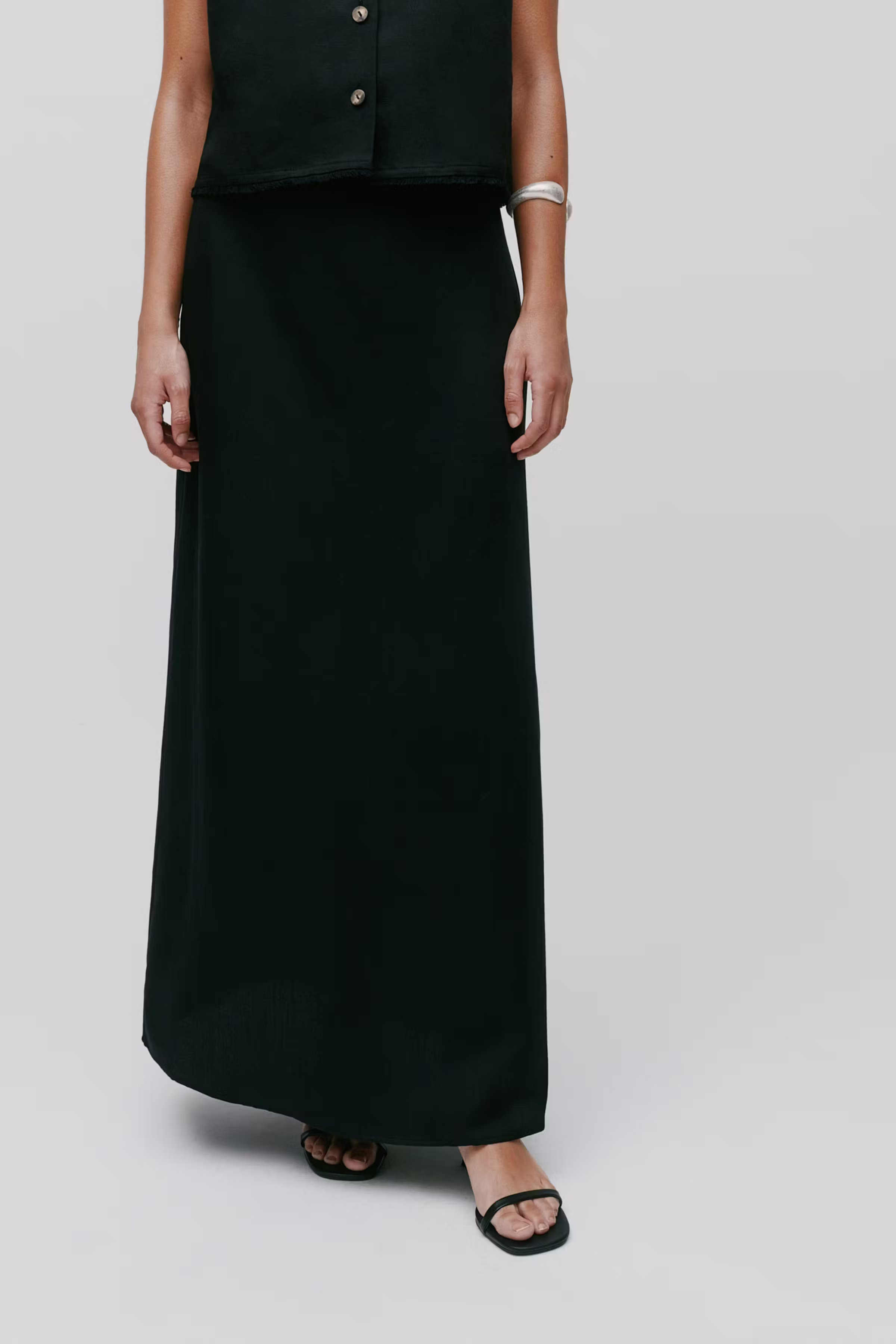 SAMANTHA Skirt LOOKBOOK FRONT 30600530-BK999