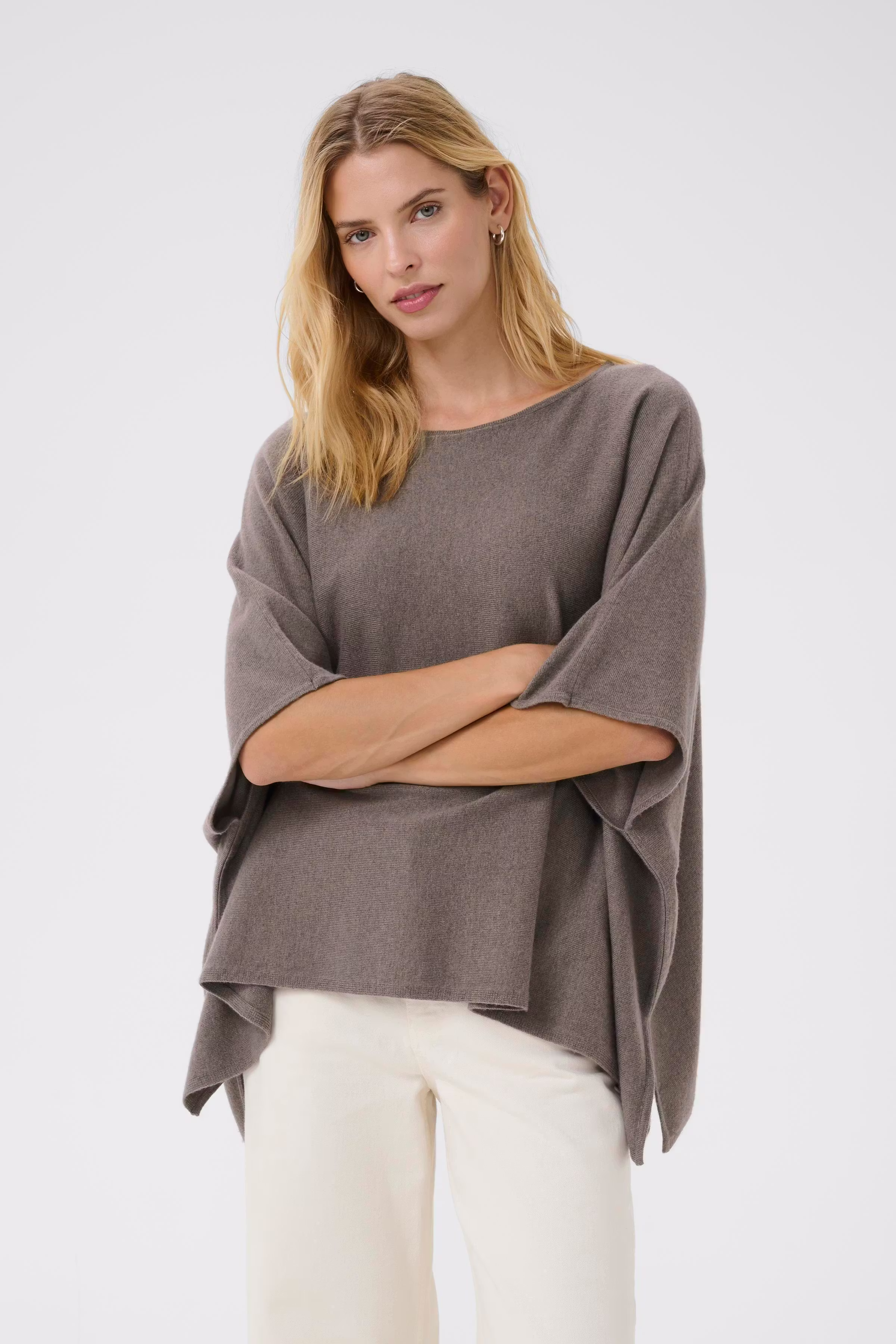 TilannaPW Poncho LOOKBOOK FRONT 30310078-1813041
