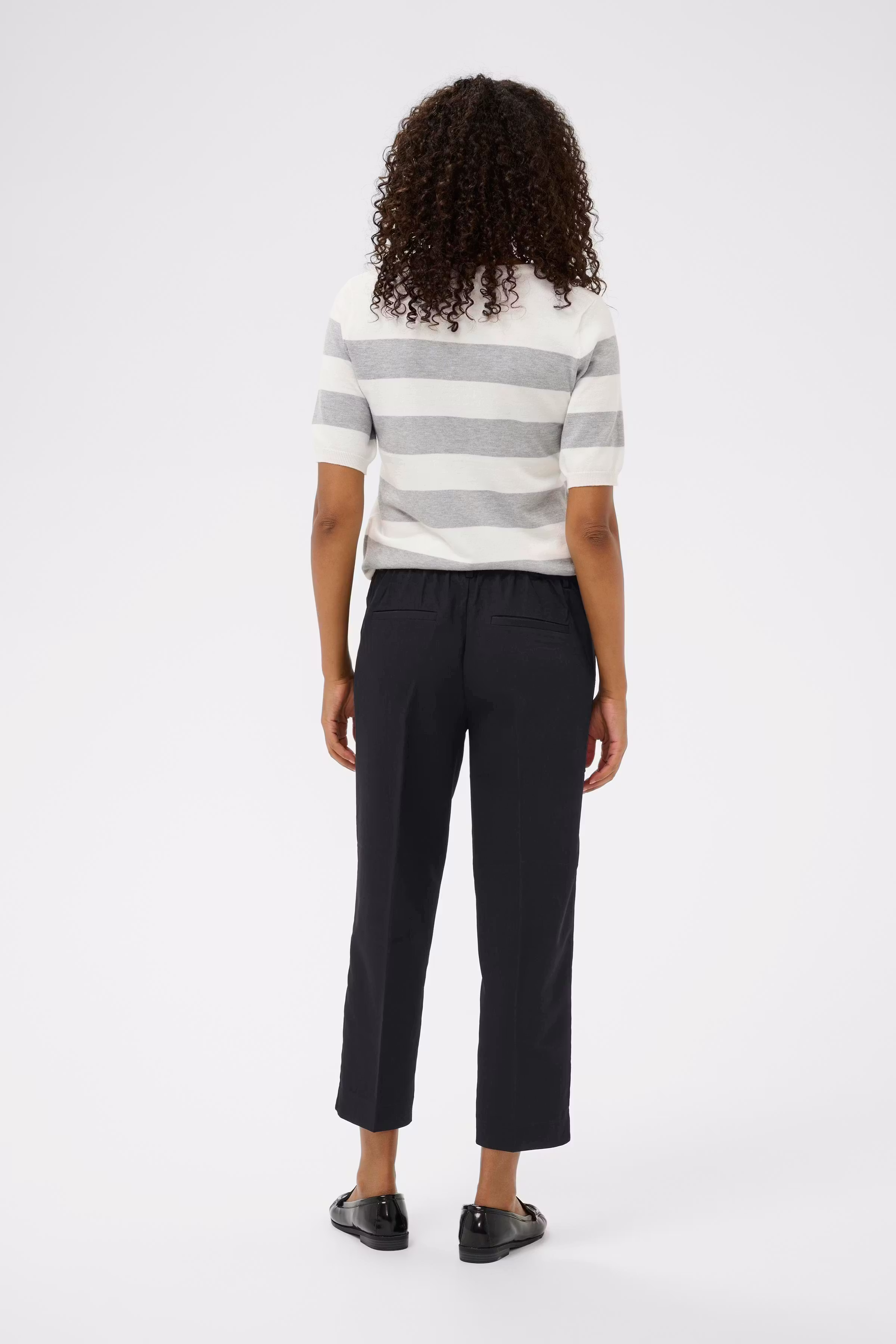 KAsakura Cropped Hose LOOKBOOK BACK 10506127-100121