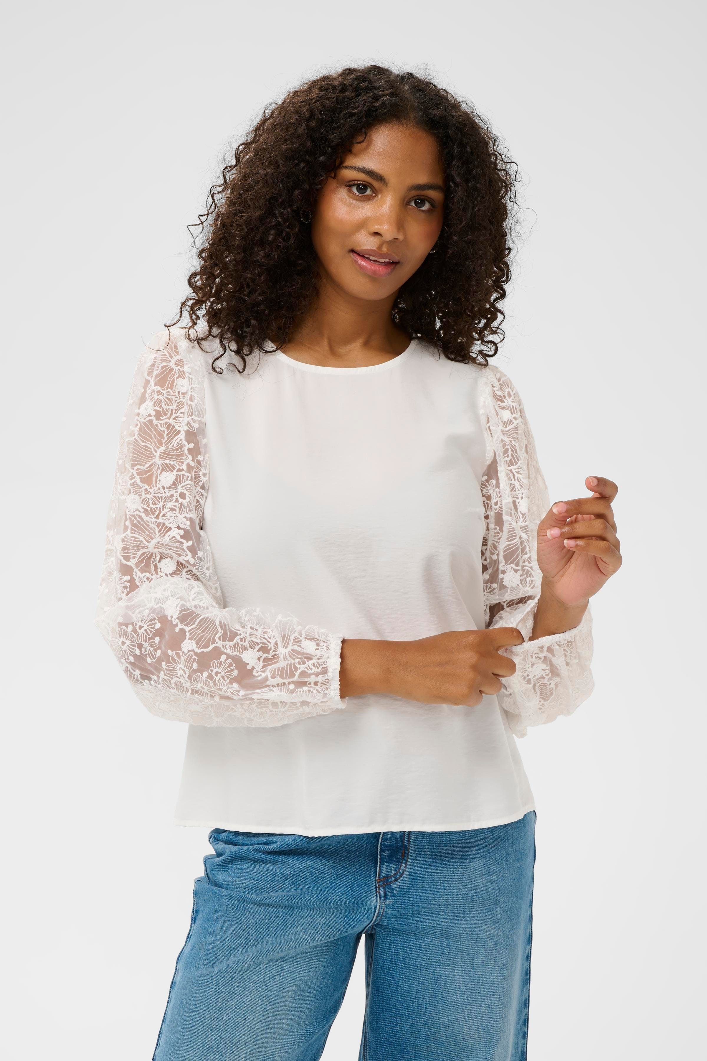 KAsandra Blus LOOKBOOK FRONT 10511192-110602