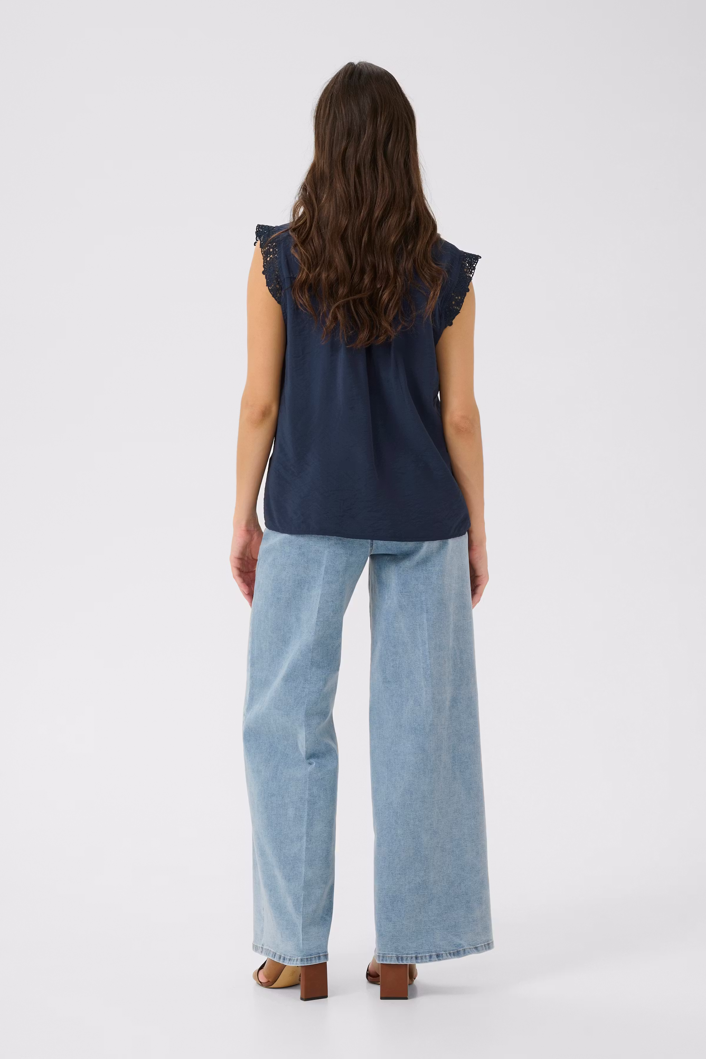 CRFrammy Blouse LOOKBOOK BACK 10613954-193923