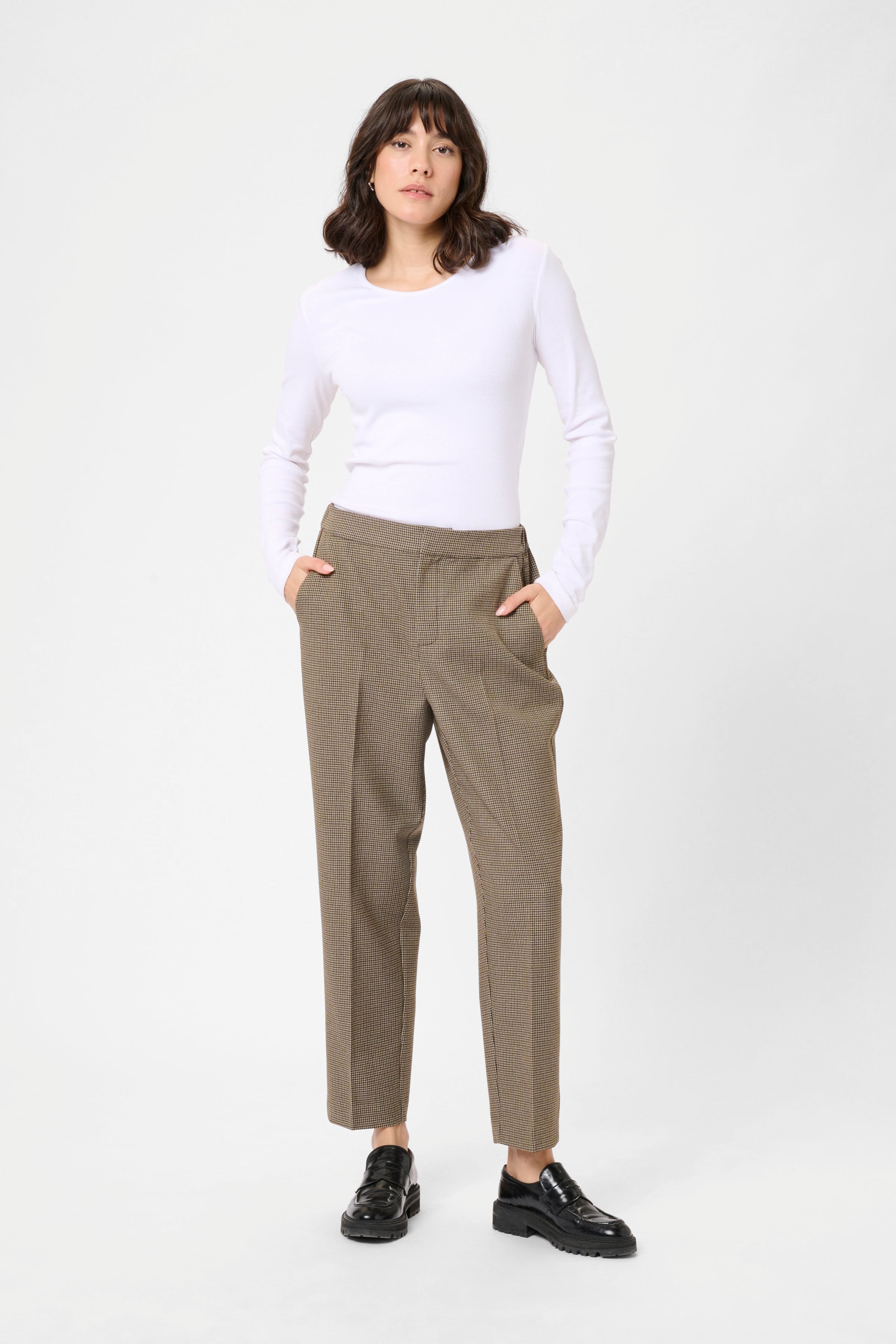 KAelyah Trousers LOOKBOOK FRONT 10510848-108548