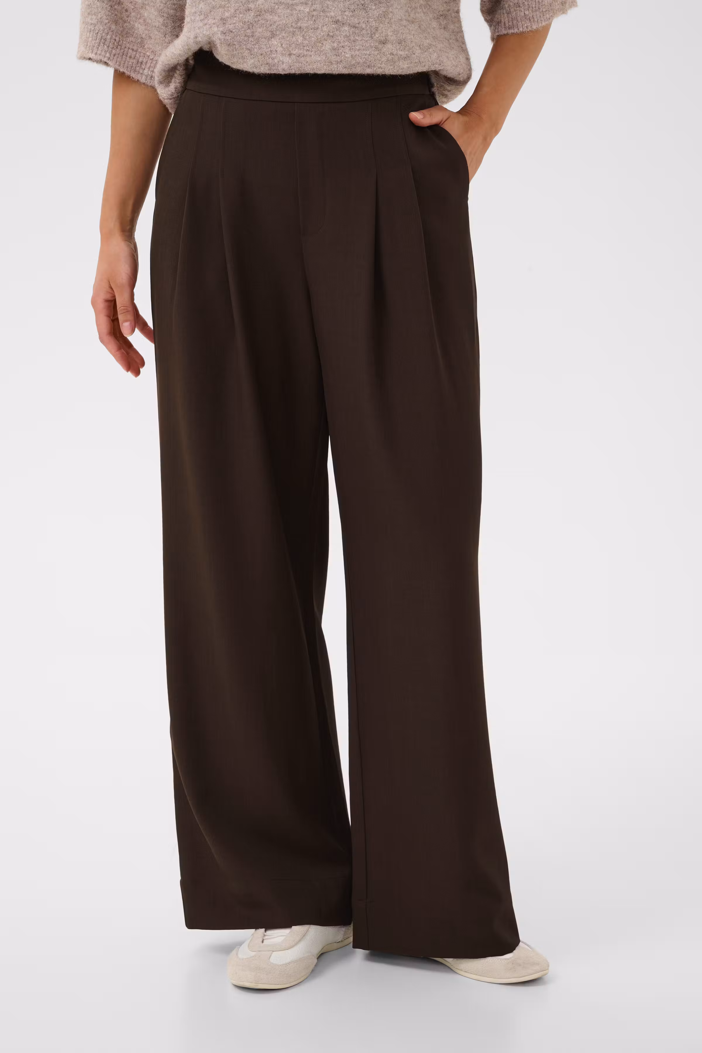 BPviola Hose LOOKBOOK FRONT 40200213-1911181