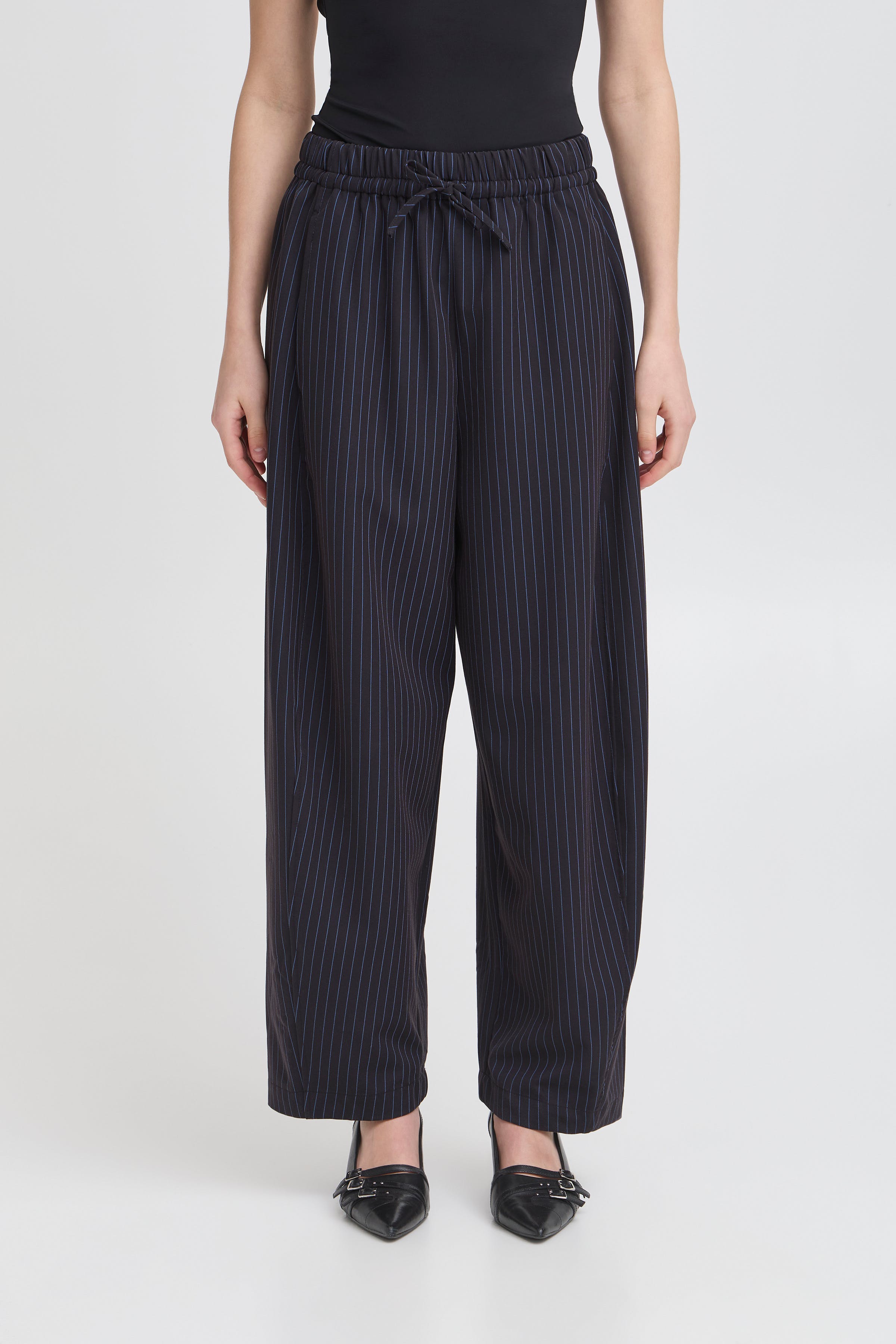 IXTRINE pants LOOKBOOK FRONT 20123490-194020