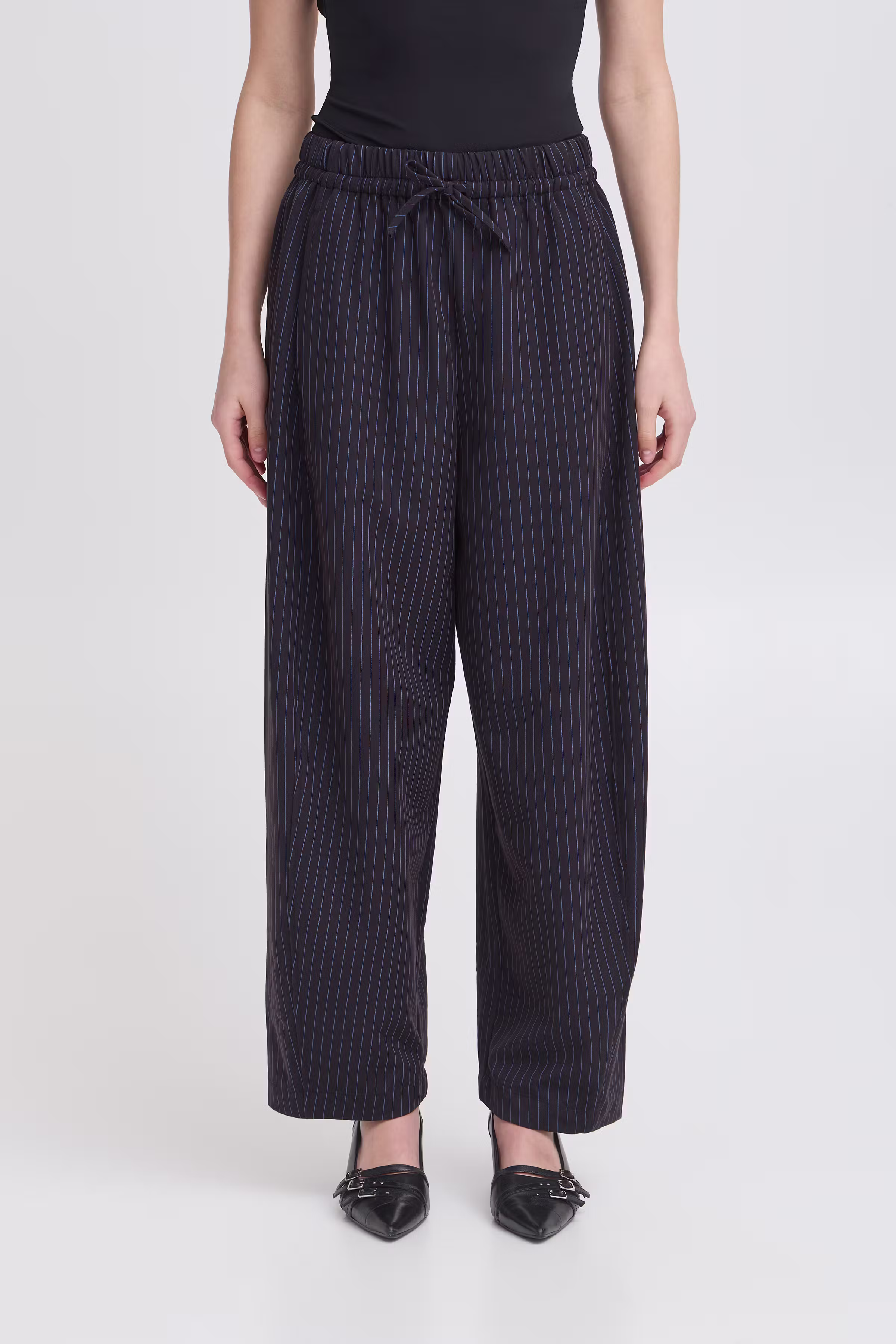 IXTRINE pants LOOKBOOK FRONT 20123490-194020