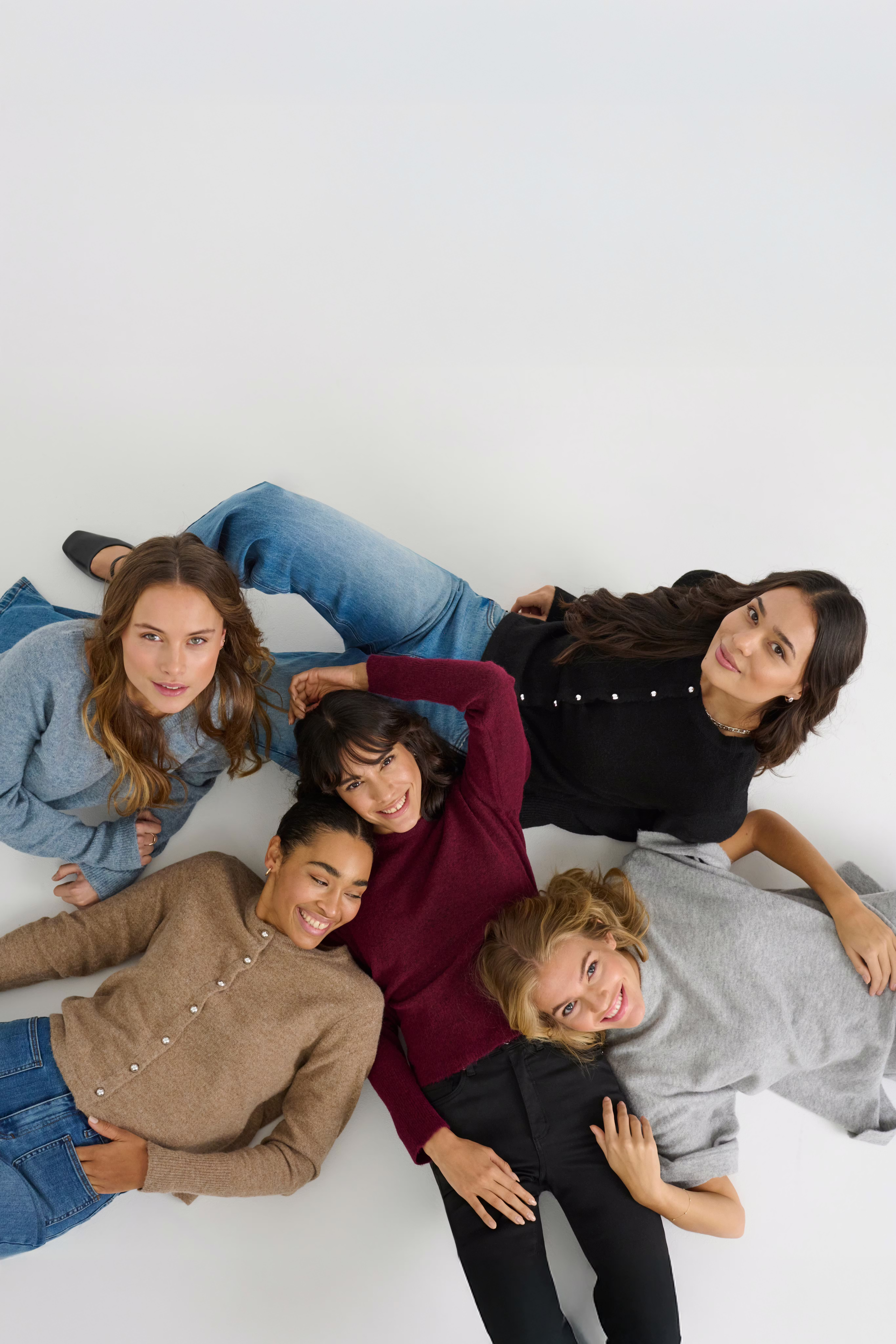 KAniel Cardigan LOCATION NONE 10510481-1810291