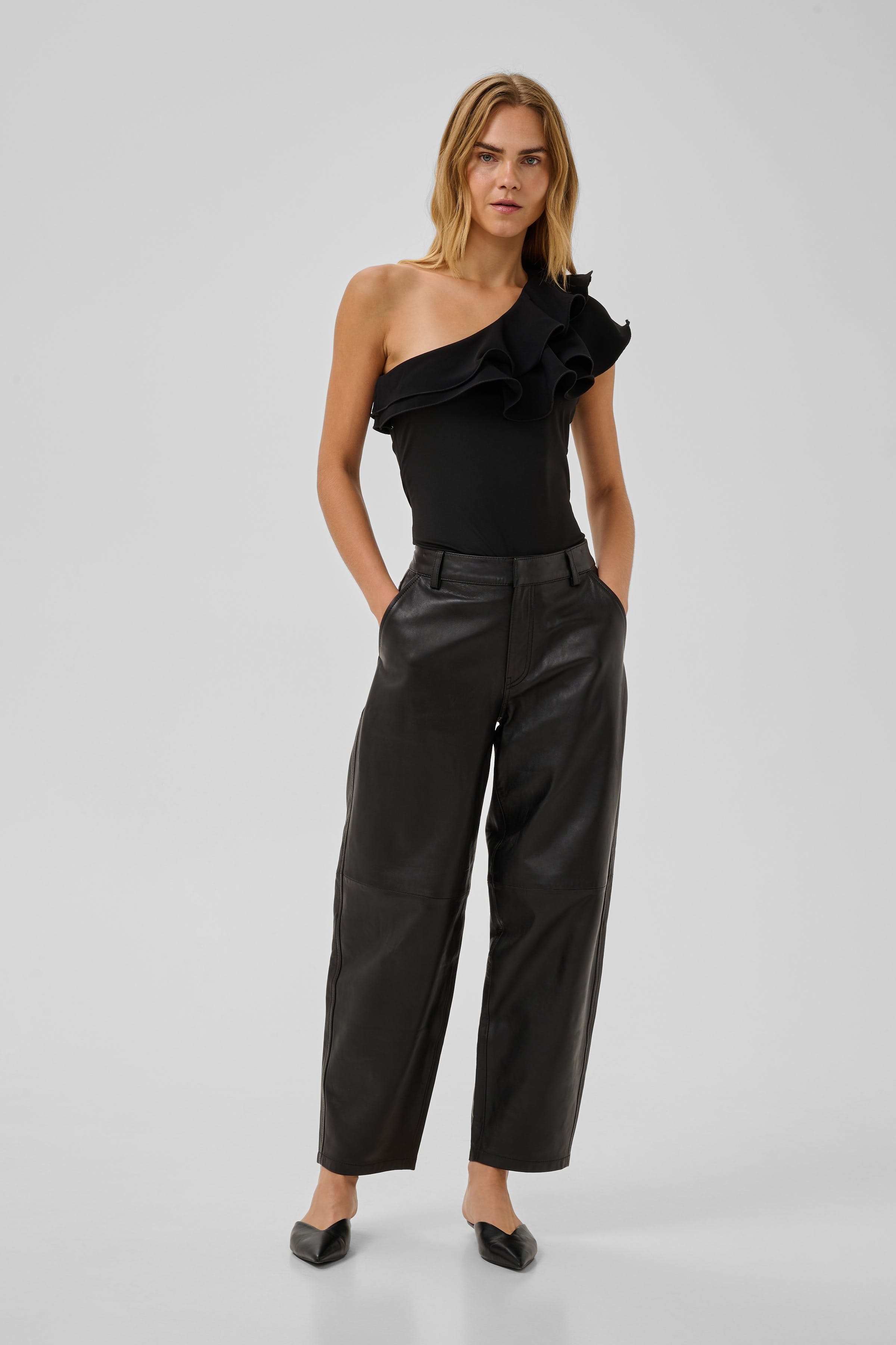 MWJackie Hose LOOKBOOK FRONT 10705862-100031