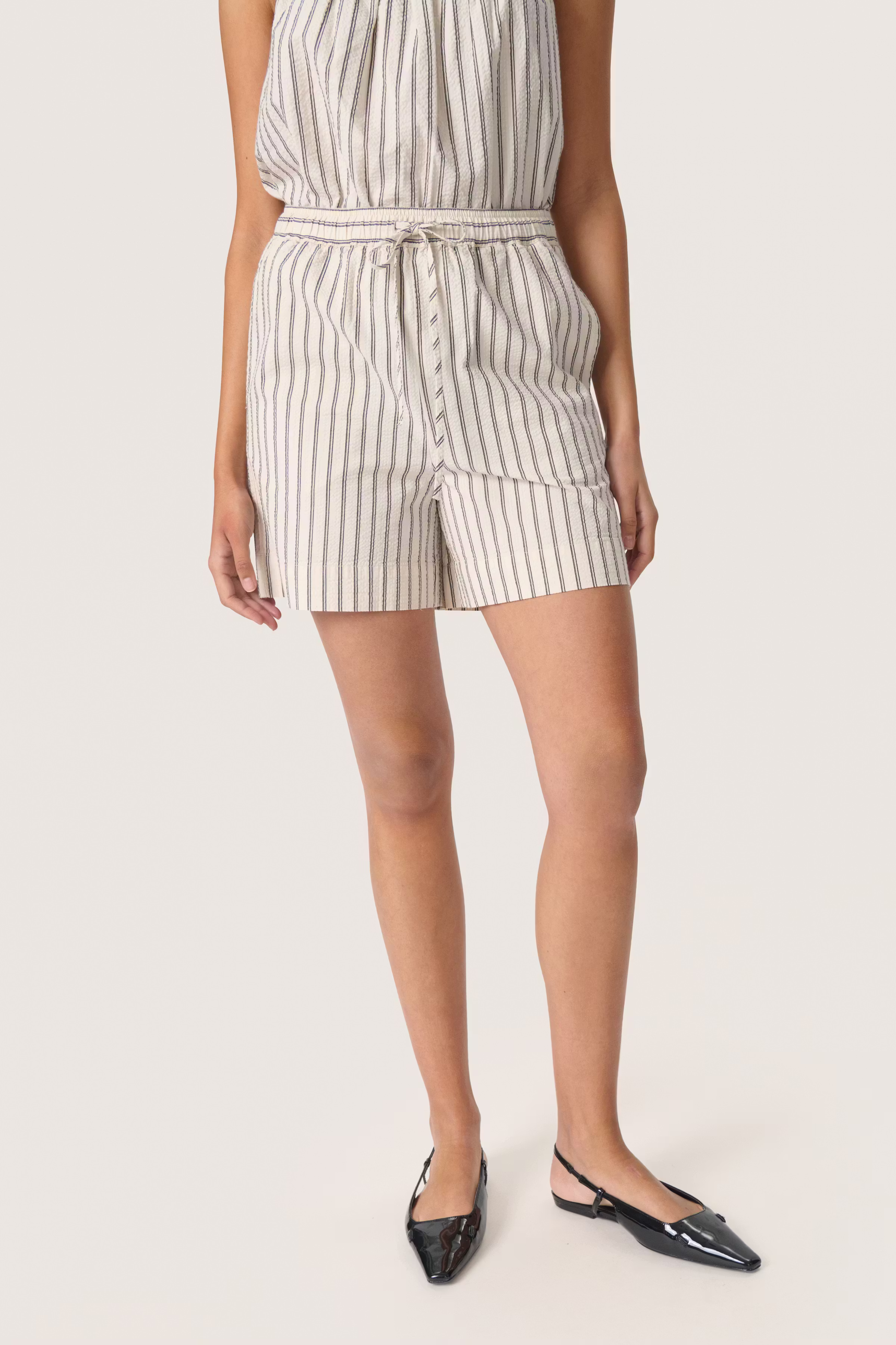 SLAnvitte Shorts LOOKBOOK FRONT 30408470-303927